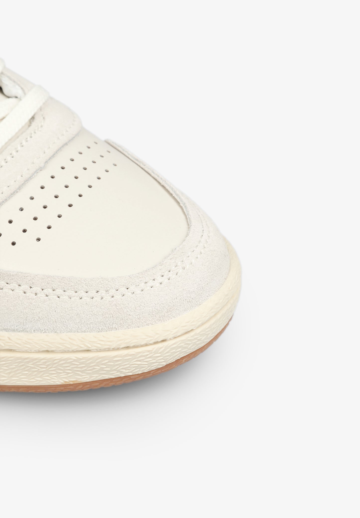 SNEAKERS NAPA DETALLE RELIEVE