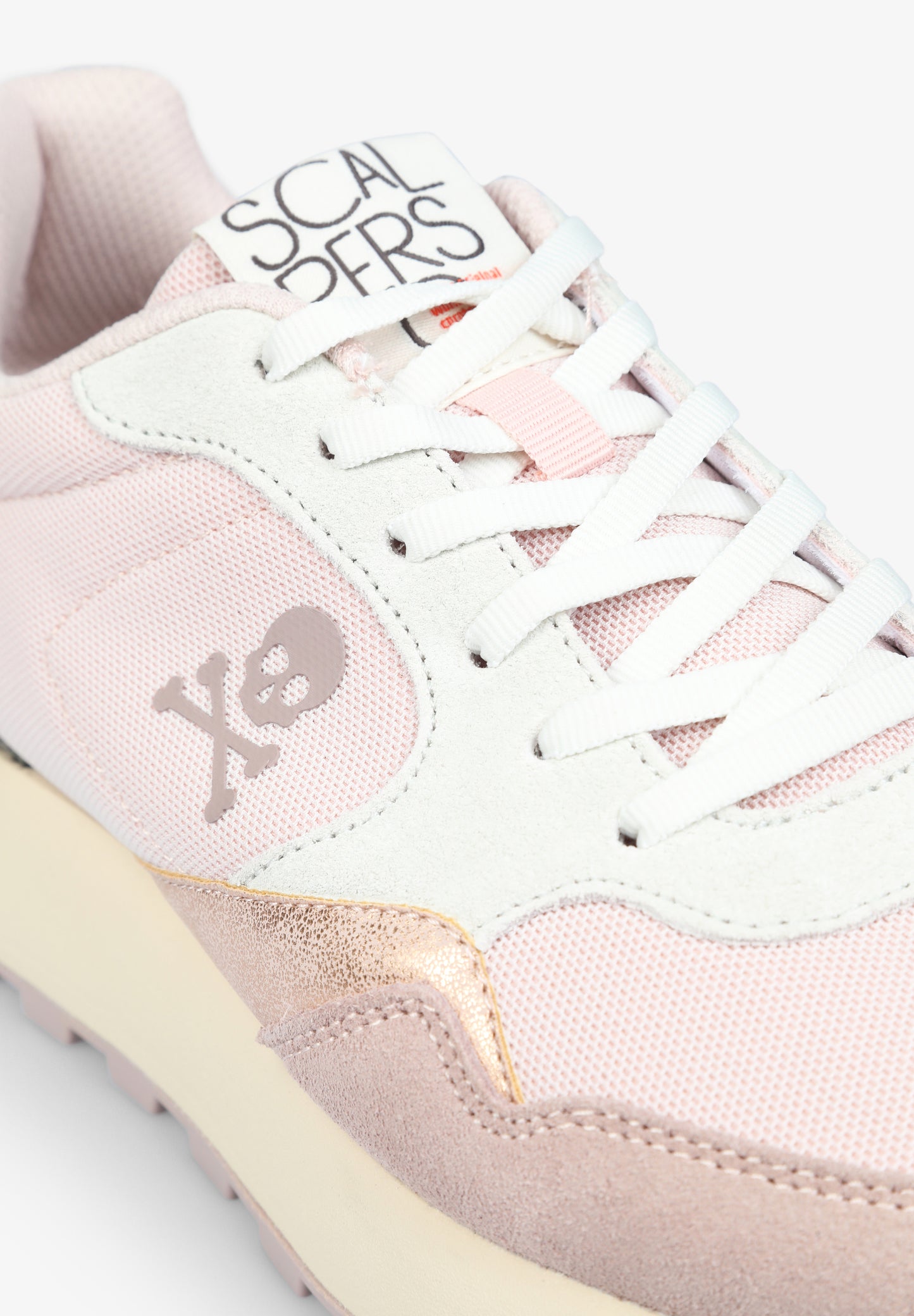 SNEAKERS DETALLE METALIZADO