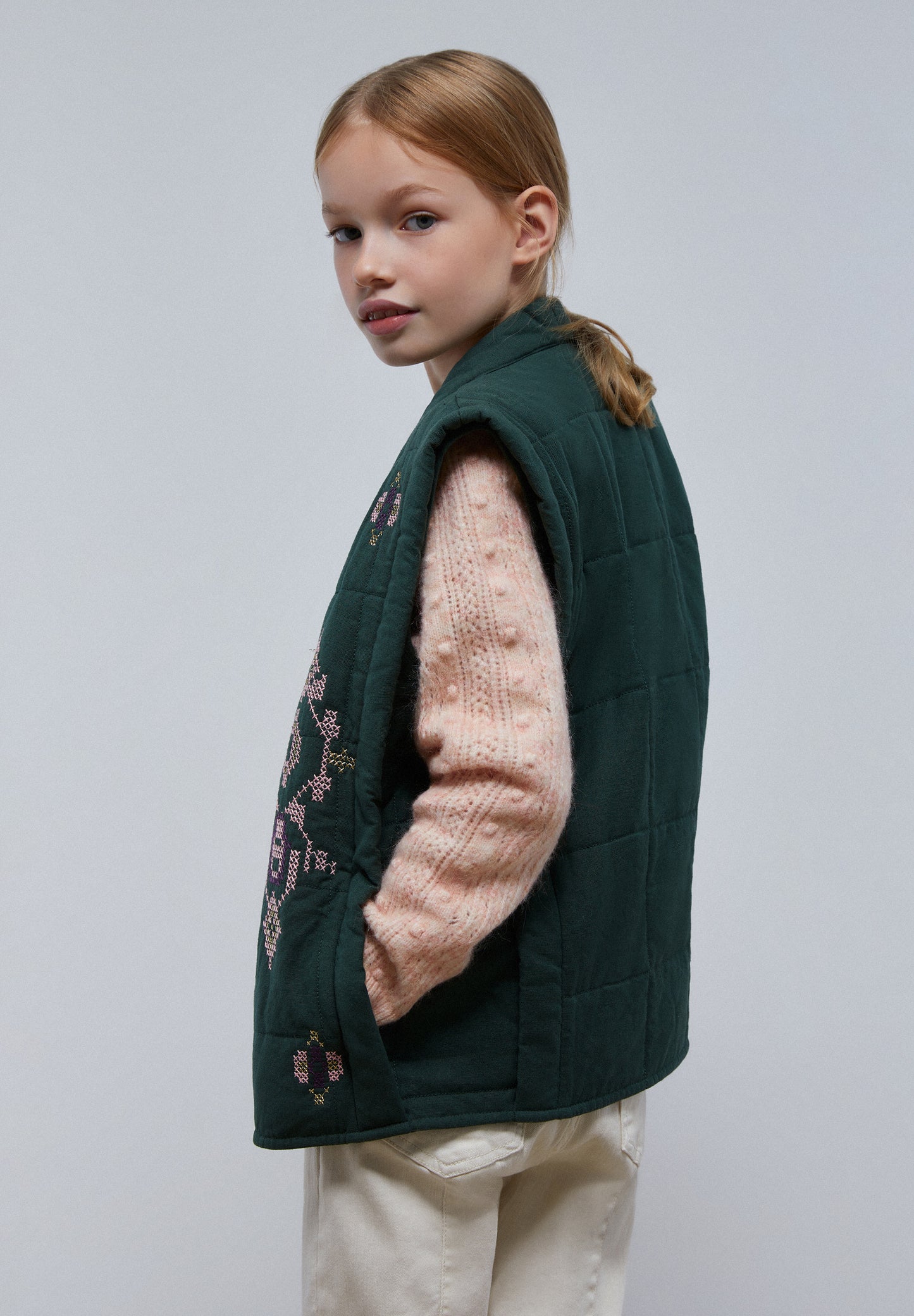 CHALECO GUATEADO DETALLES BORDADOS