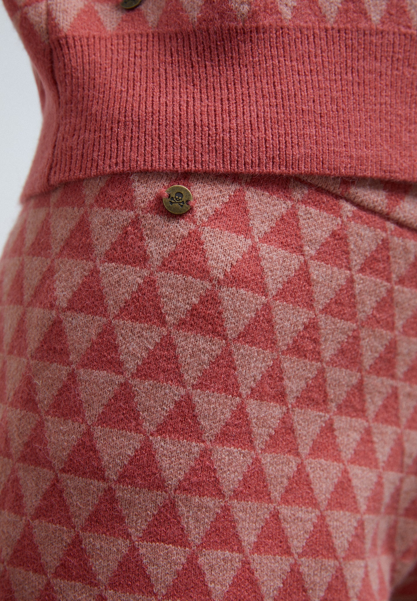 PANTALÓN PUNTO TRIÁNGULOS