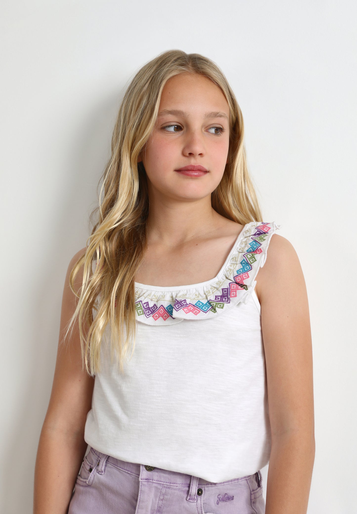 TOP VOLANTE BORDADOS