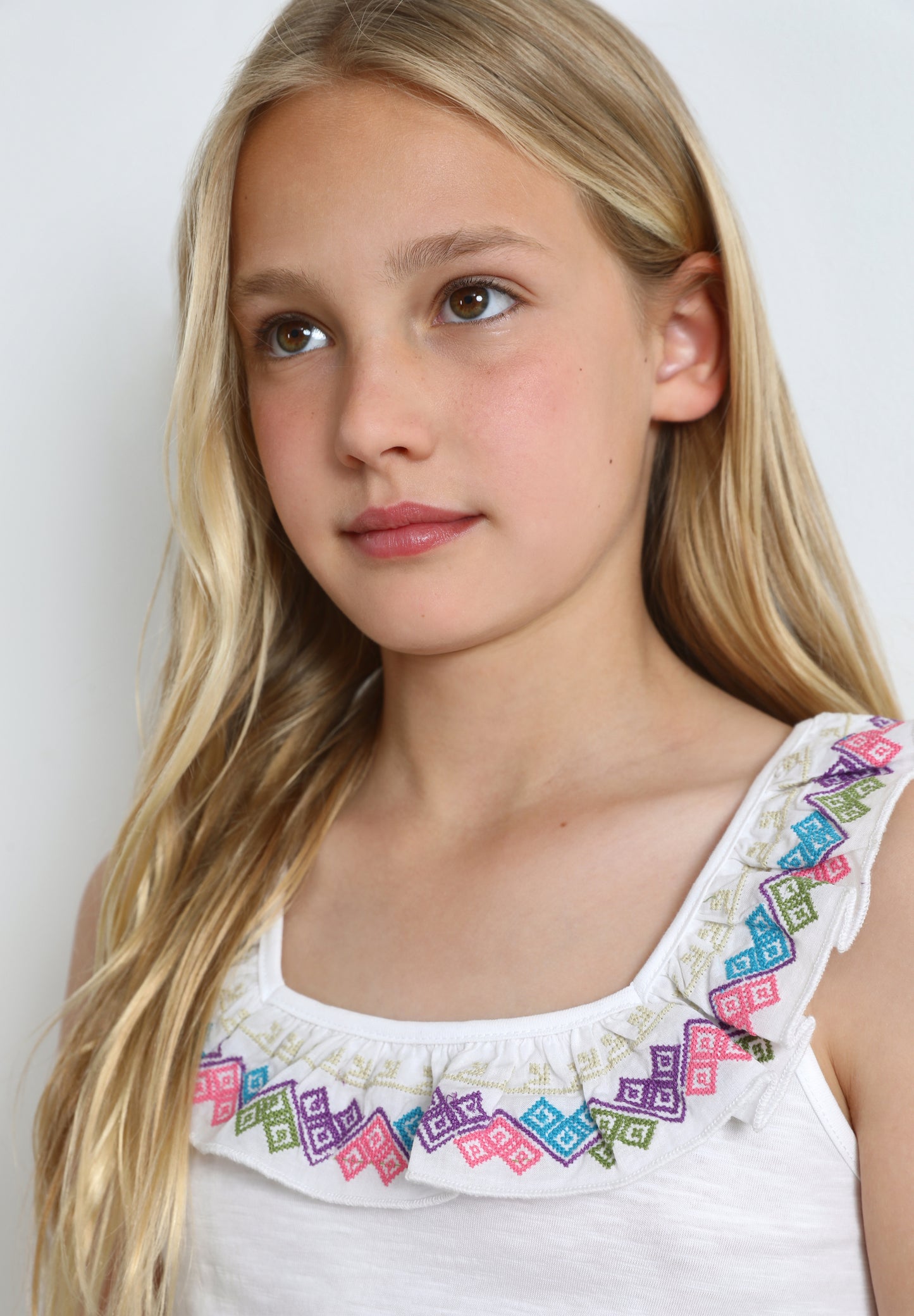 TOP VOLANTE BORDADOS