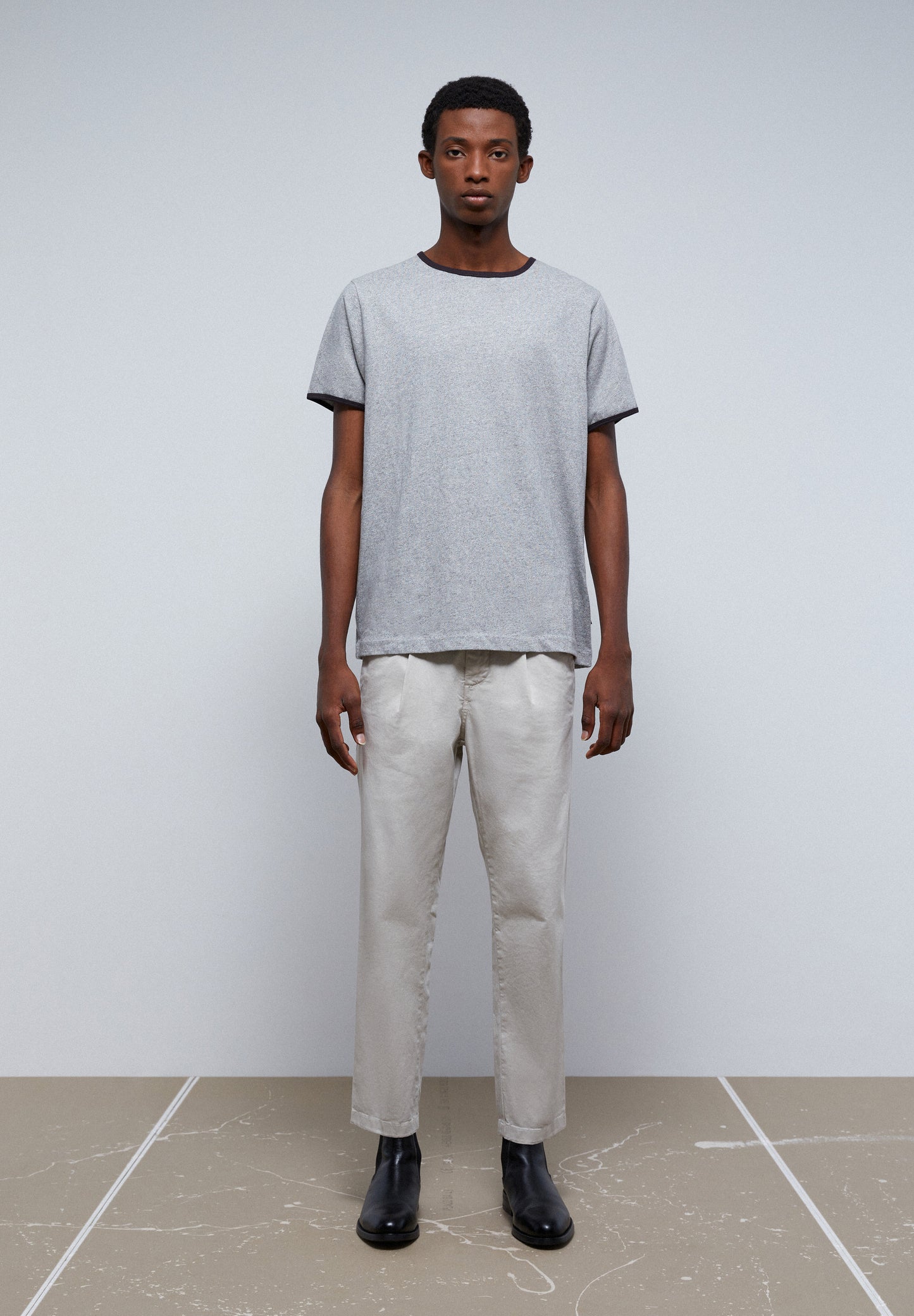 CAMISETA PREMIUM ACABADOS CONTRASTE