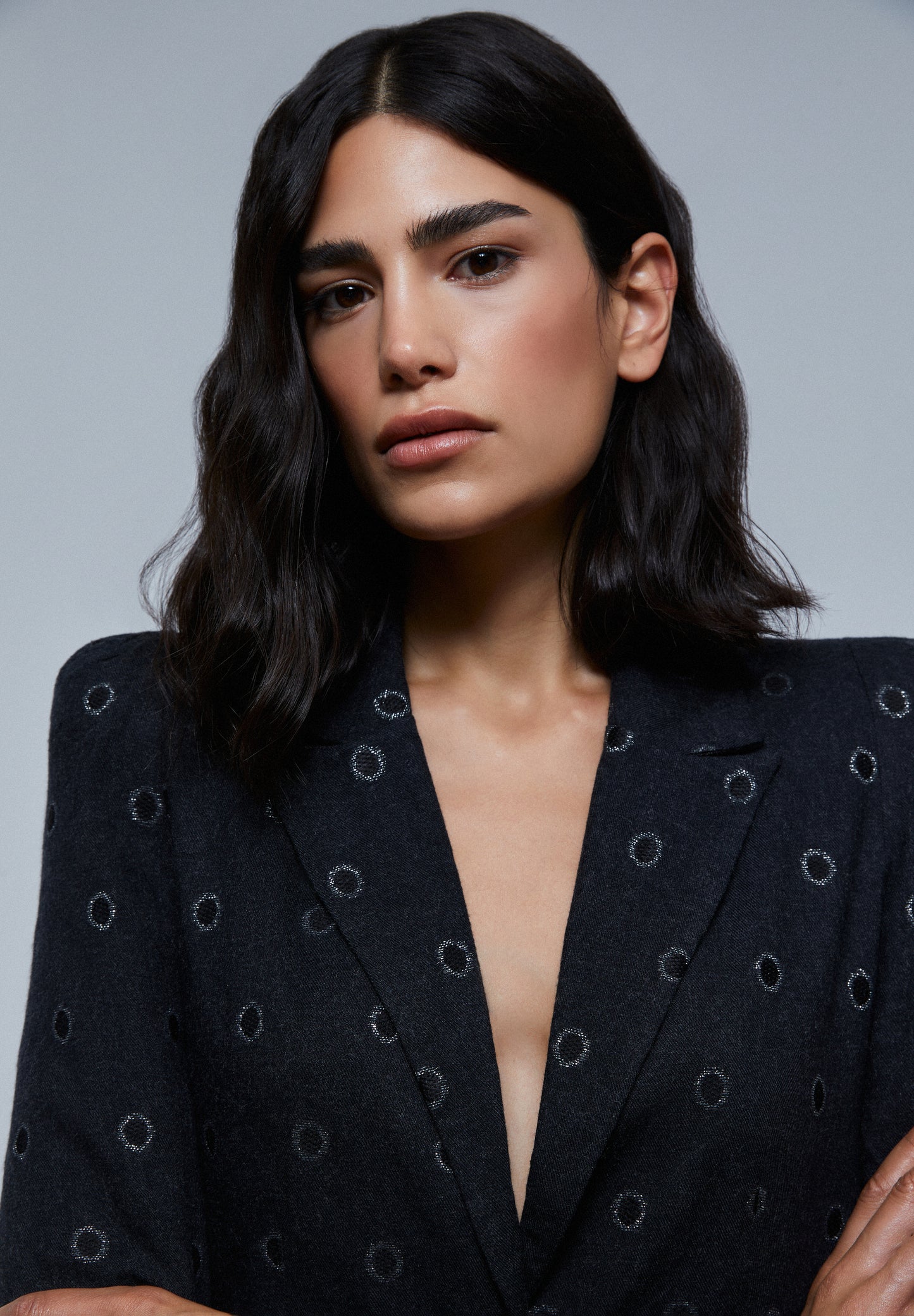 BLAZER DETALLE CÍRCULOS