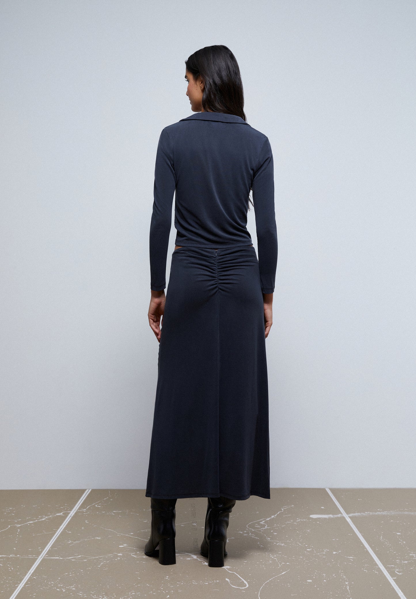 FALDA MIDI FRUNCE LATERAL