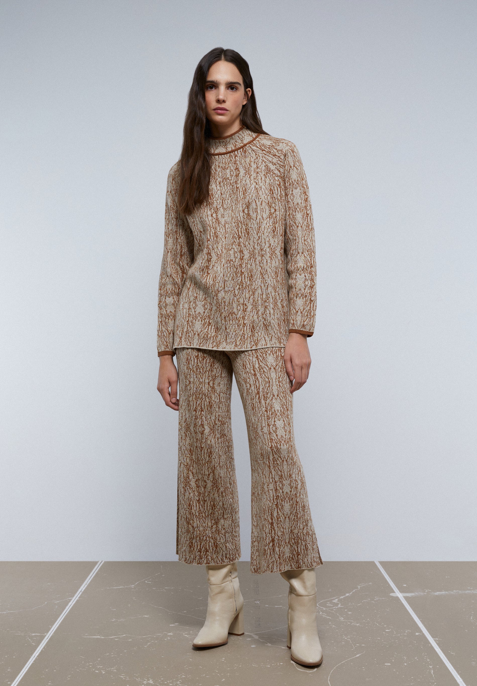 PANTALÓN PUNTO DETALLES ABERTURAS