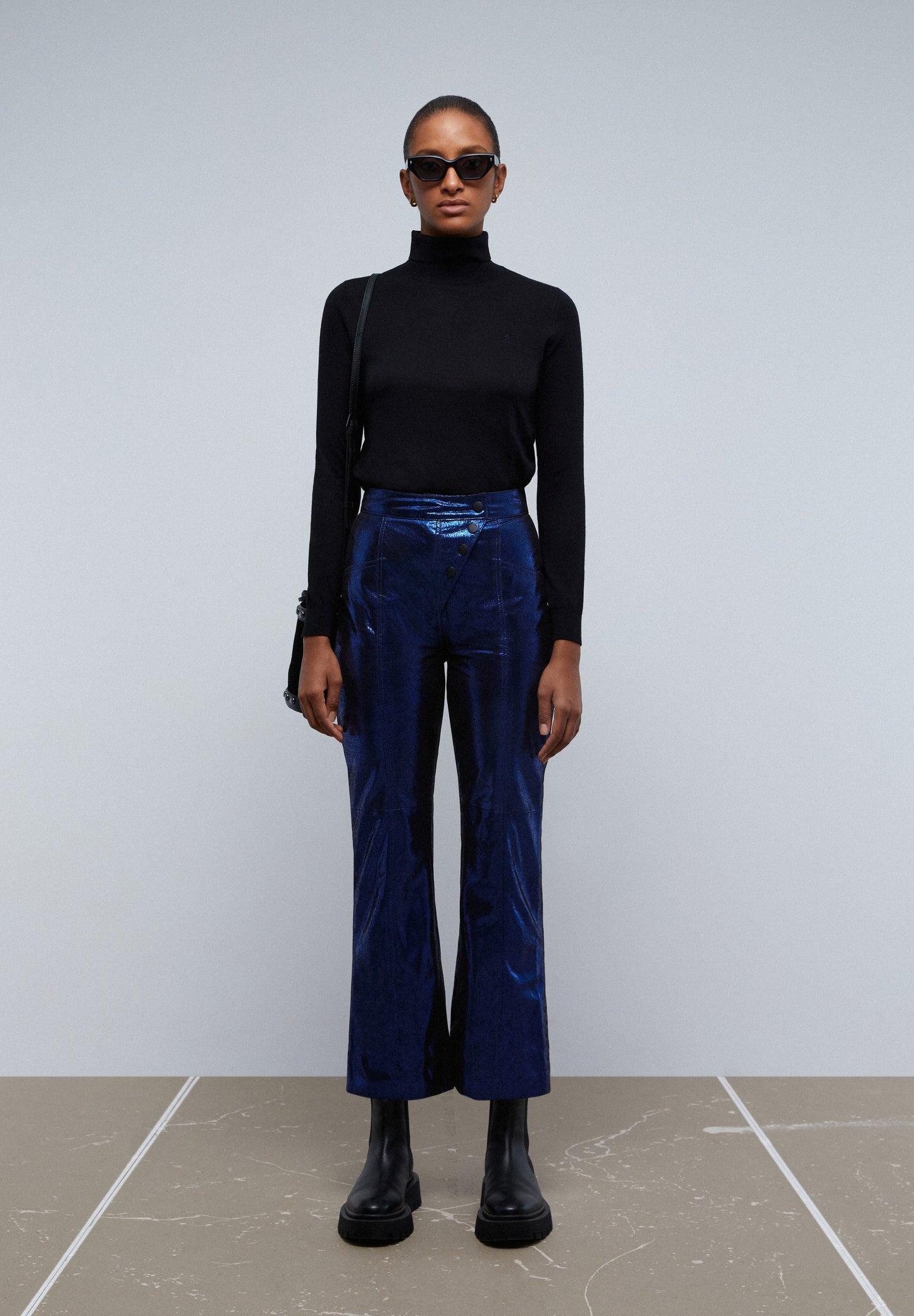 PANTALÓN FLARE METALIZADO