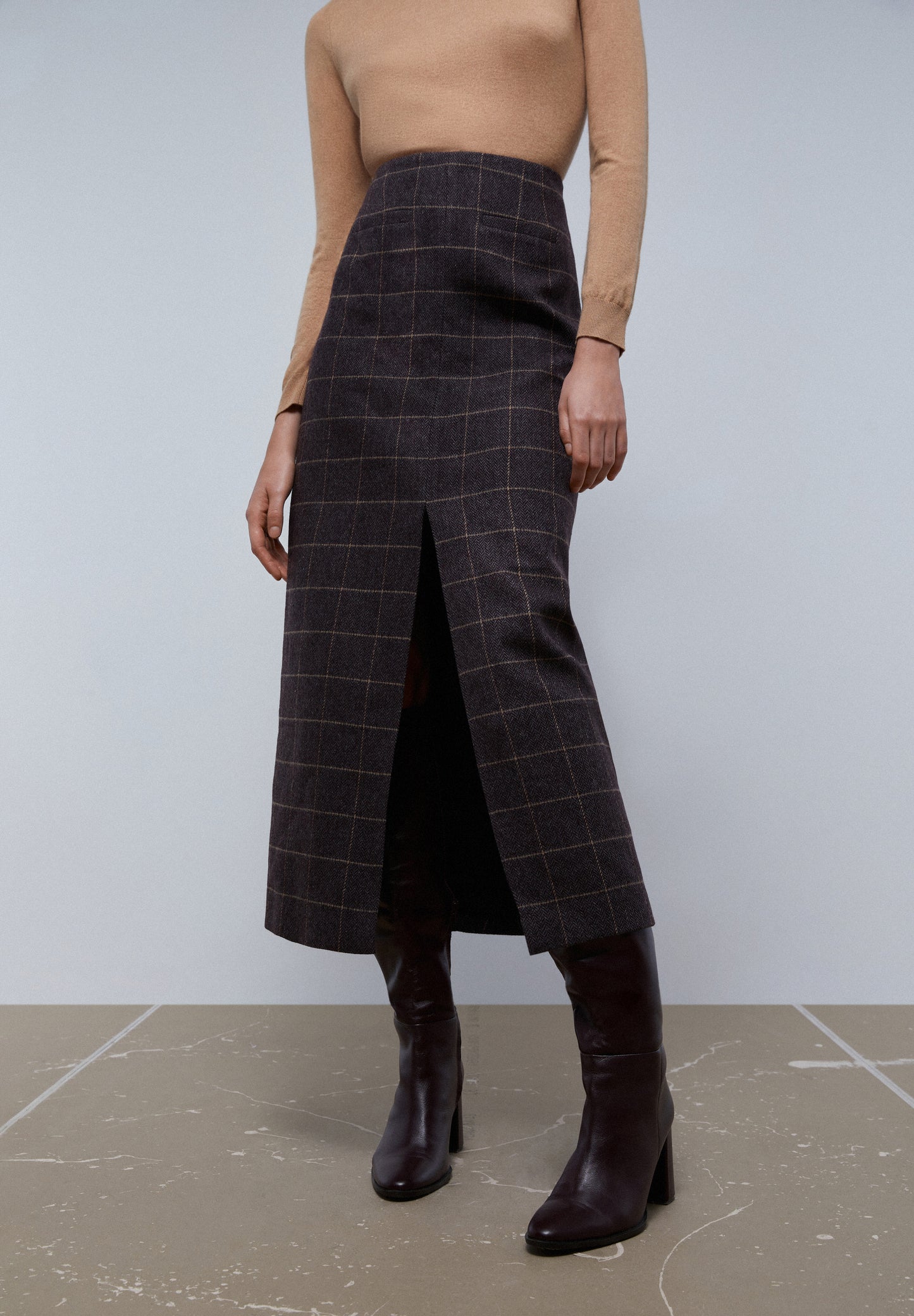 FALDA MIDI CUADROS ABERTURA