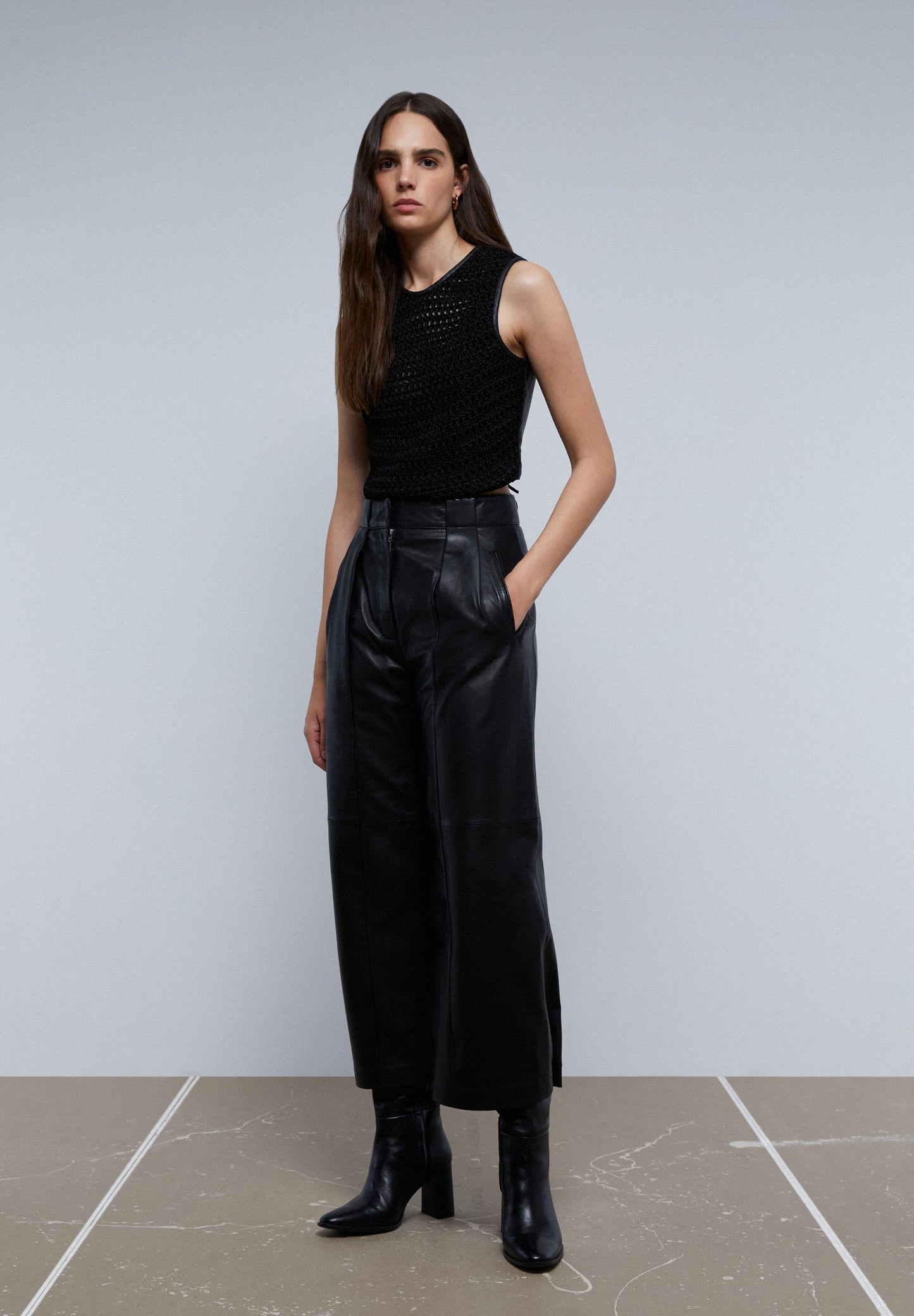 TOP PIEL DETALLE ESPALDA