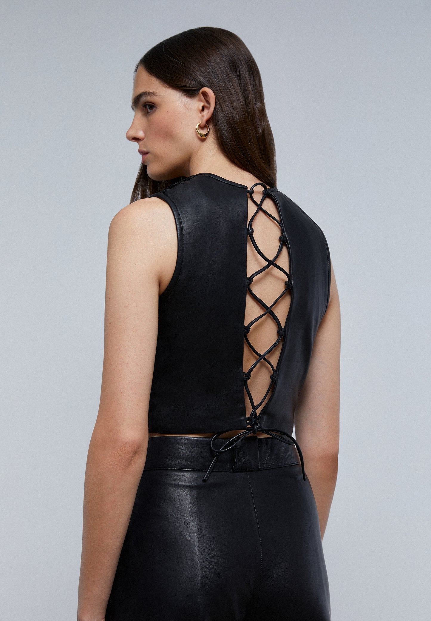 TOP PIEL DETALLE ESPALDA