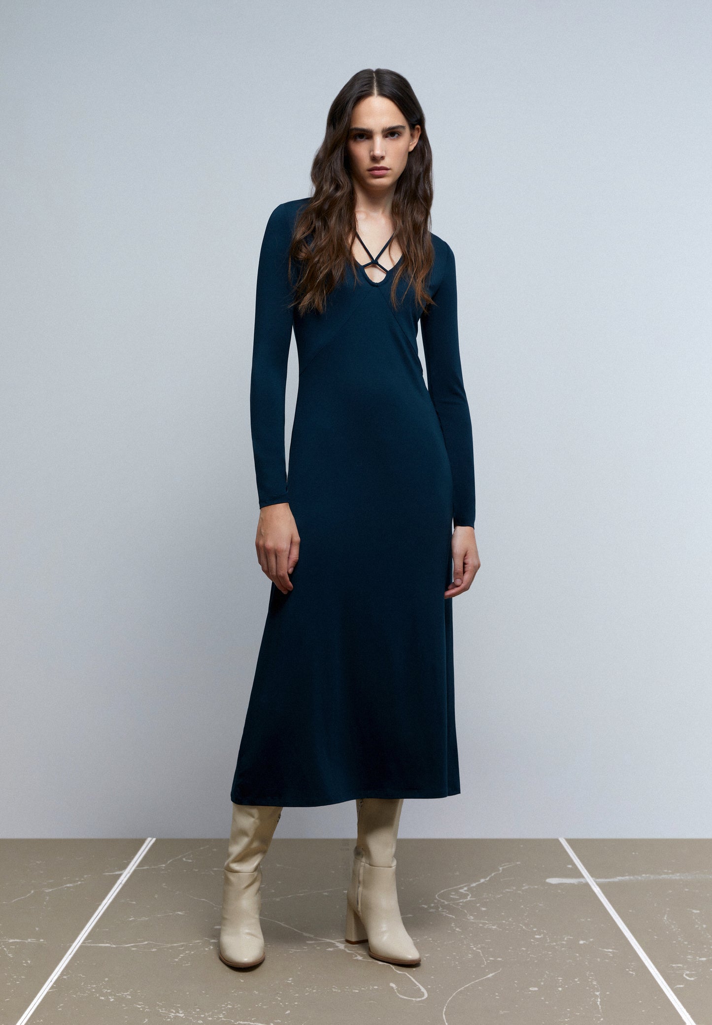 VESTIDO DETALLE ESCOTE