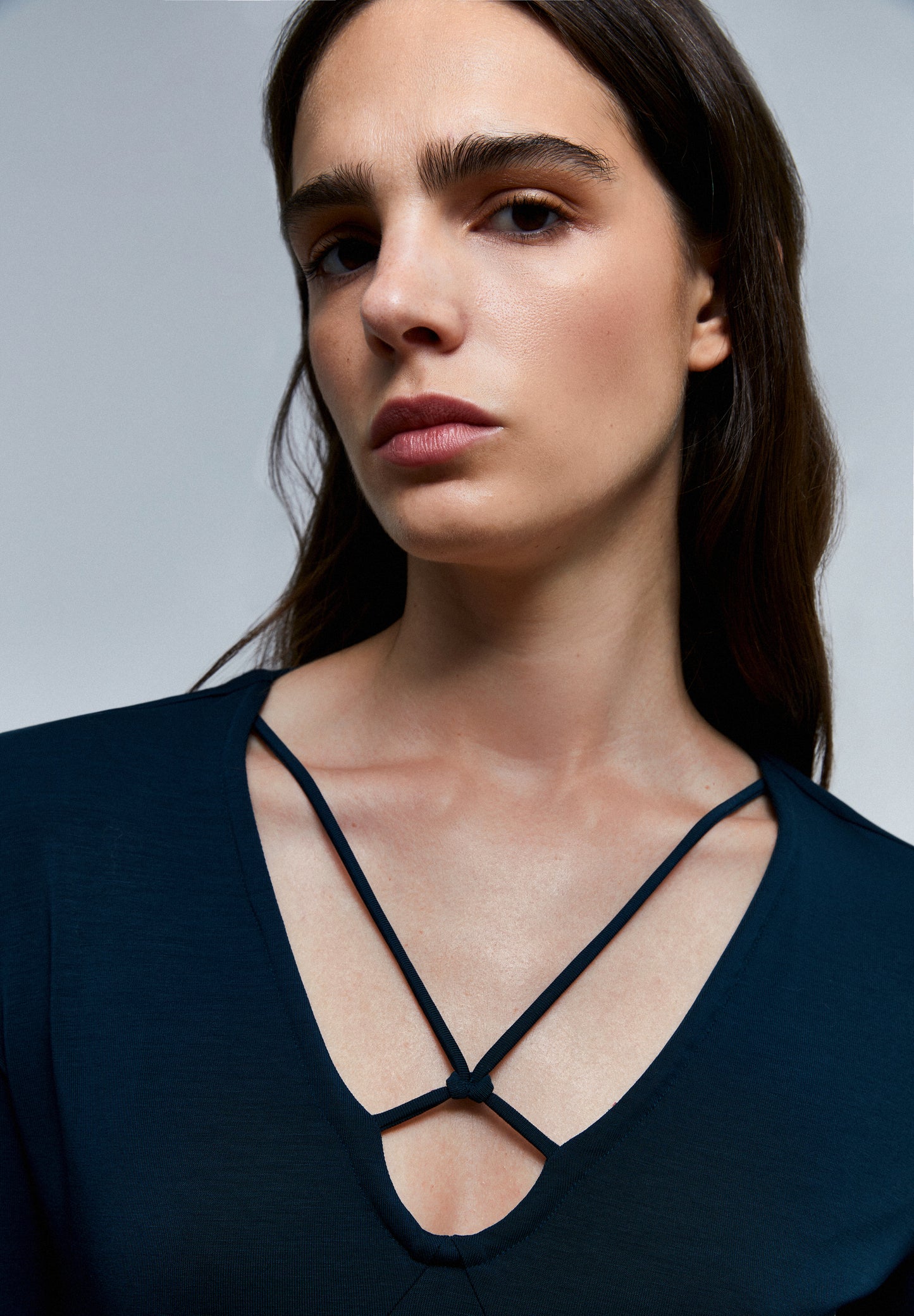 VESTIDO DETALLE ESCOTE