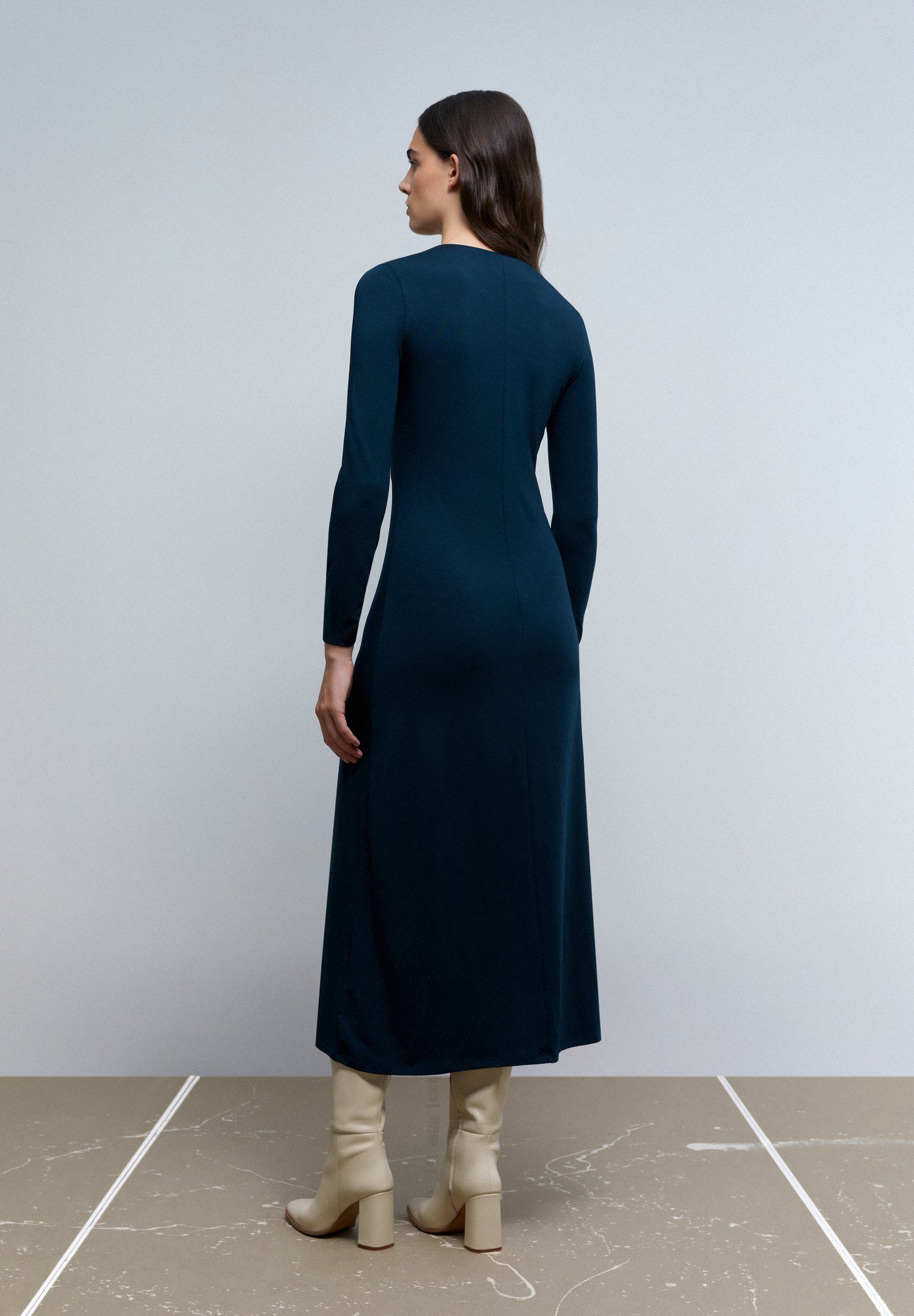 VESTIDO DETALLE ESCOTE