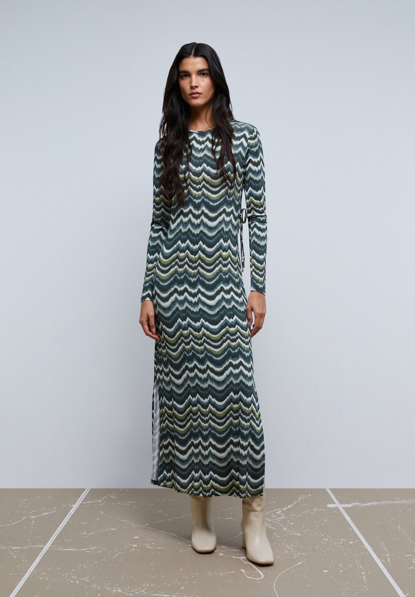 VESTIDO MIDI ABERTURA ESPALDA