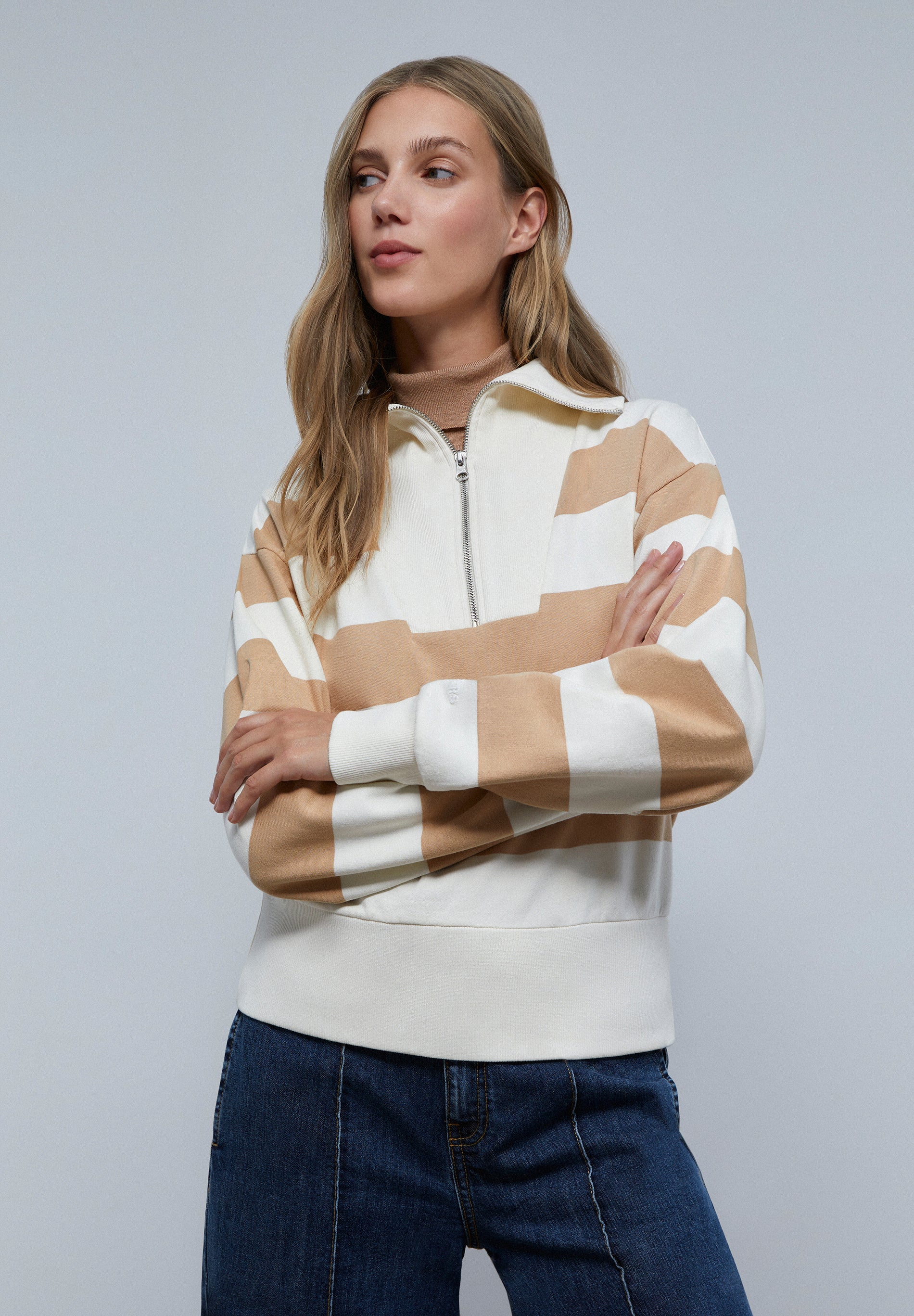 SUDADERA RAYAS CREMALLERA CUELLO