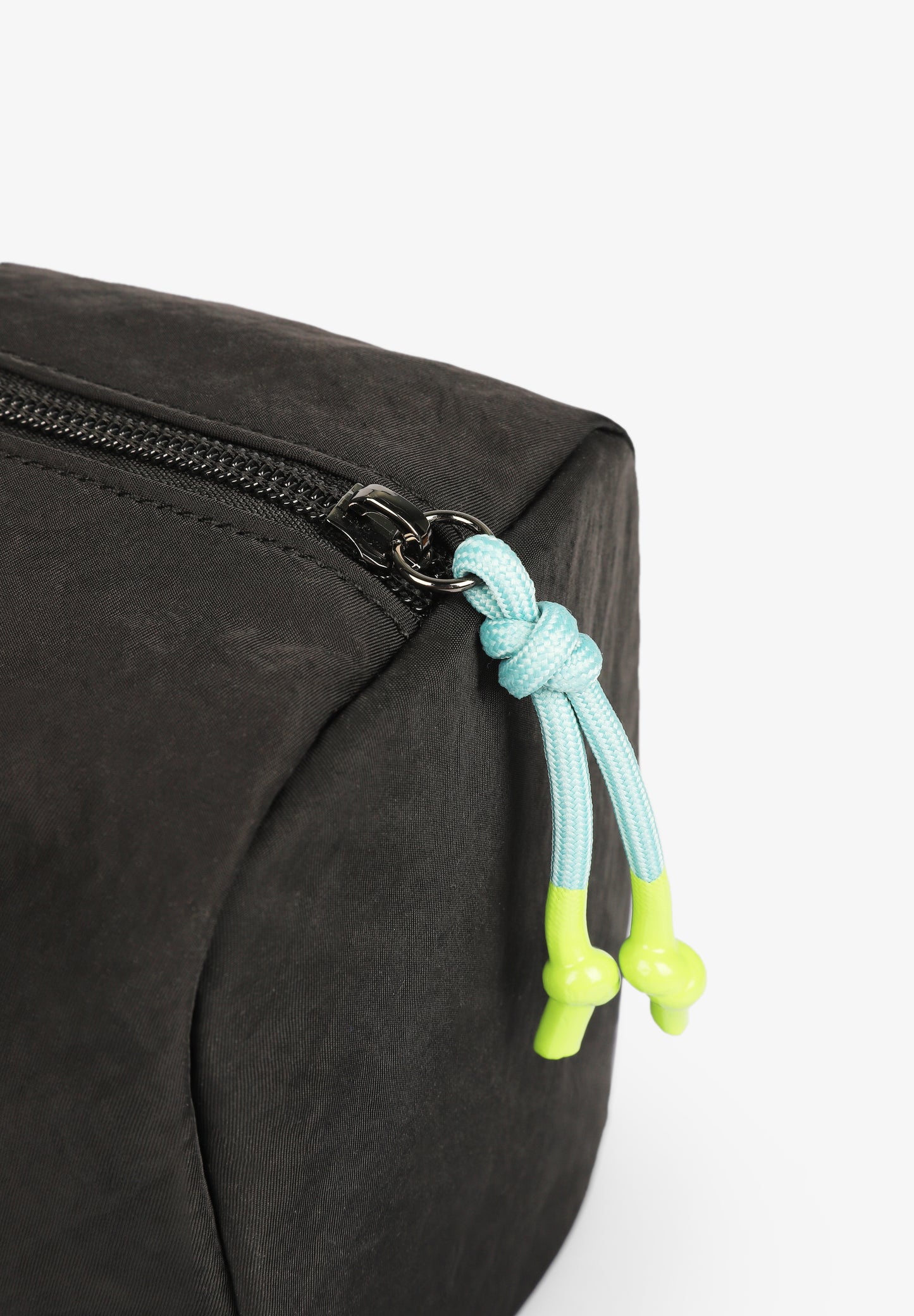 NECESER DETALLE CREMALLERA