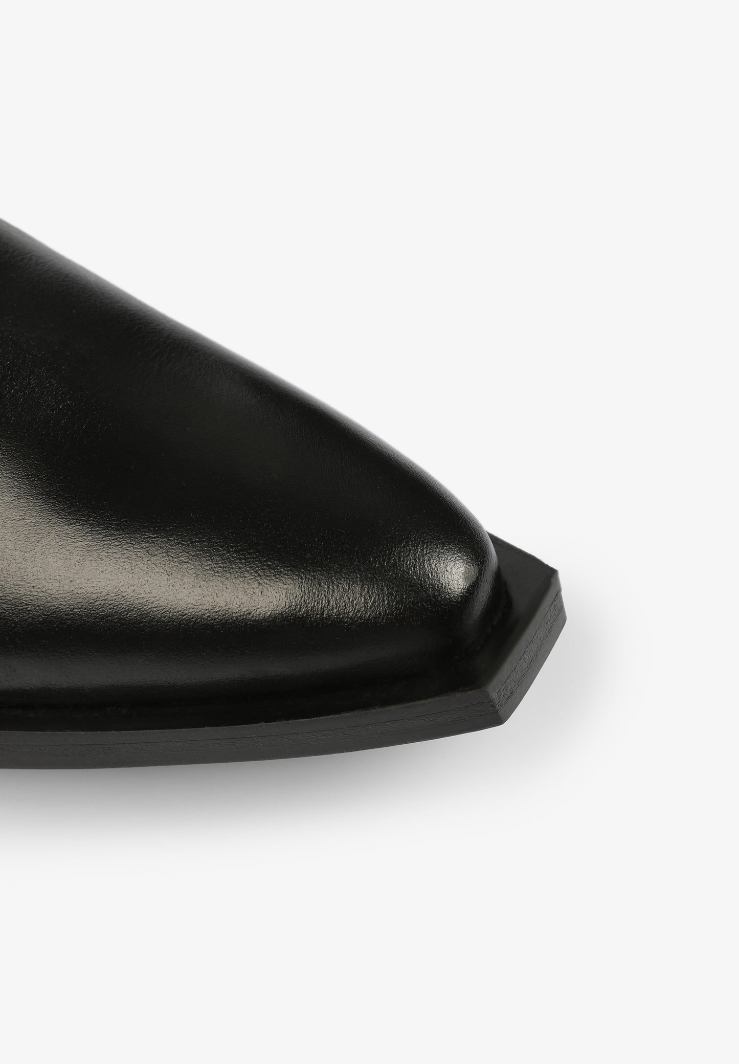 BOTÍN COWBOY TACHUELAS