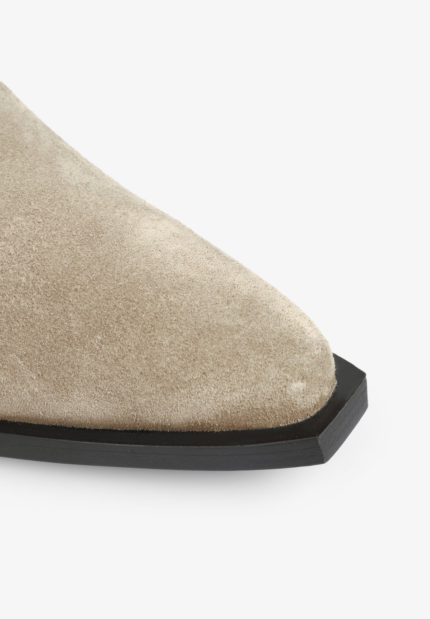 BOTÍN COWBOY TACHUELAS