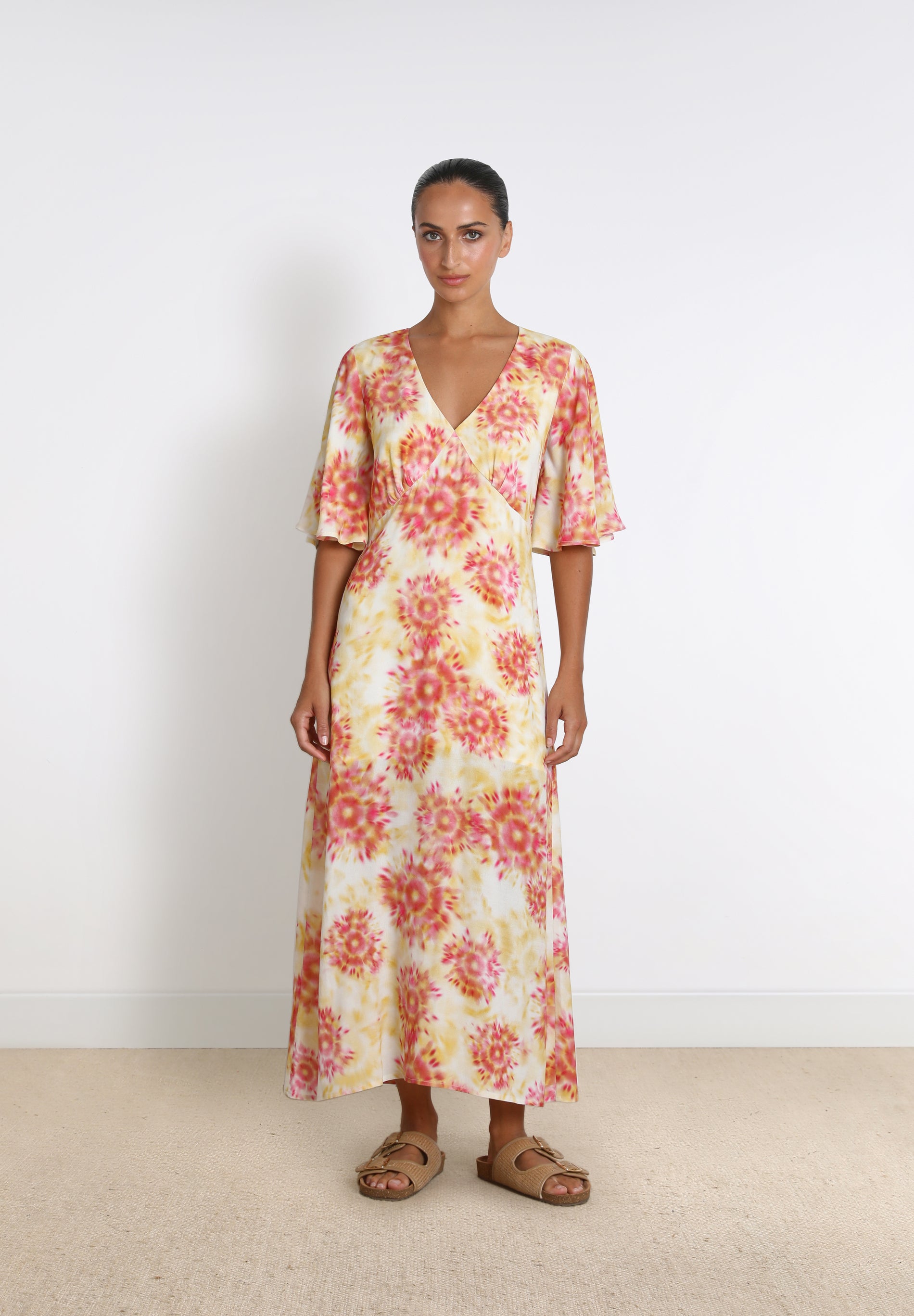 VESTIDO SATINADO DETALLE ESPALDA