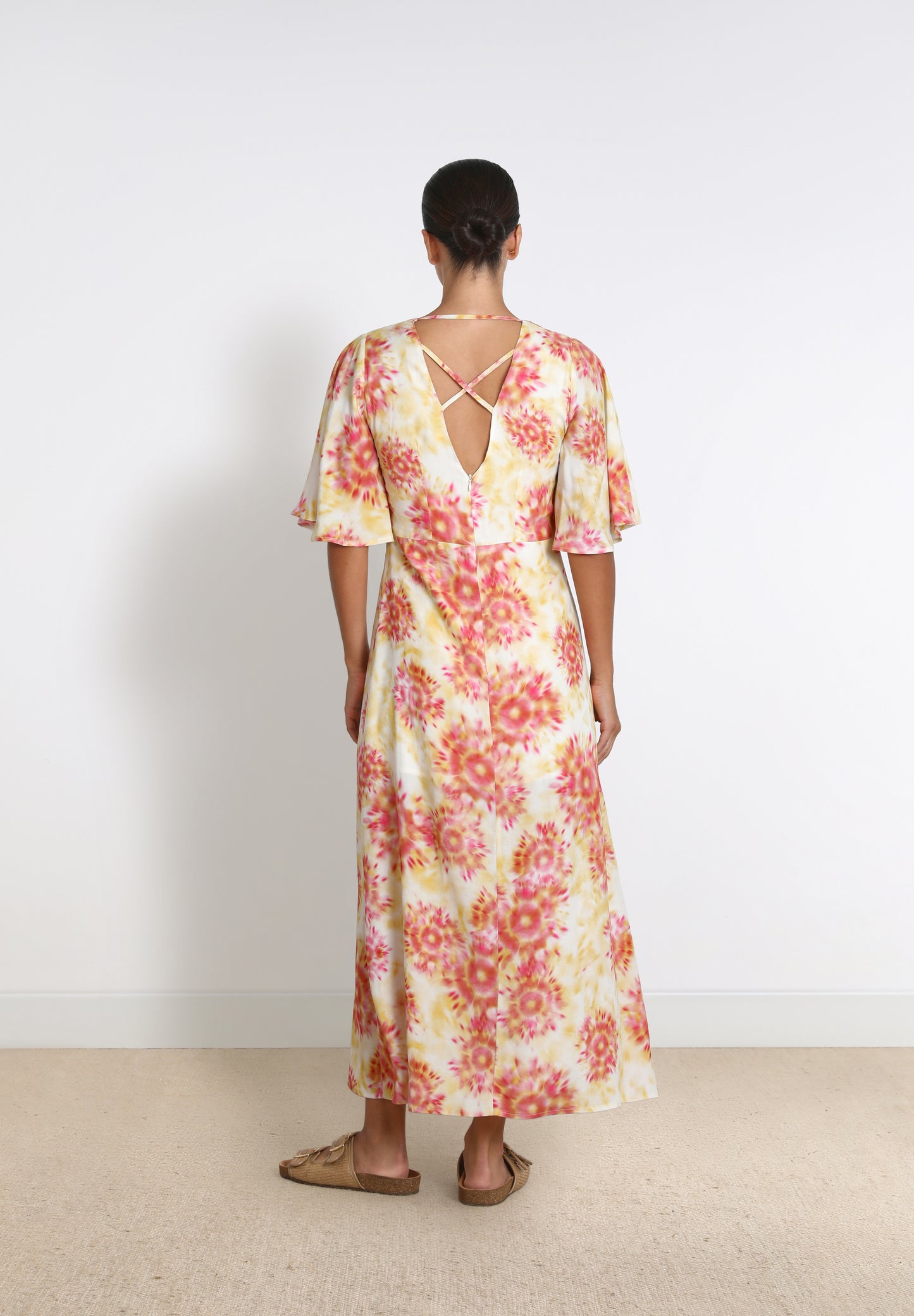 VESTIDO SATINADO DETALLE ESPALDA