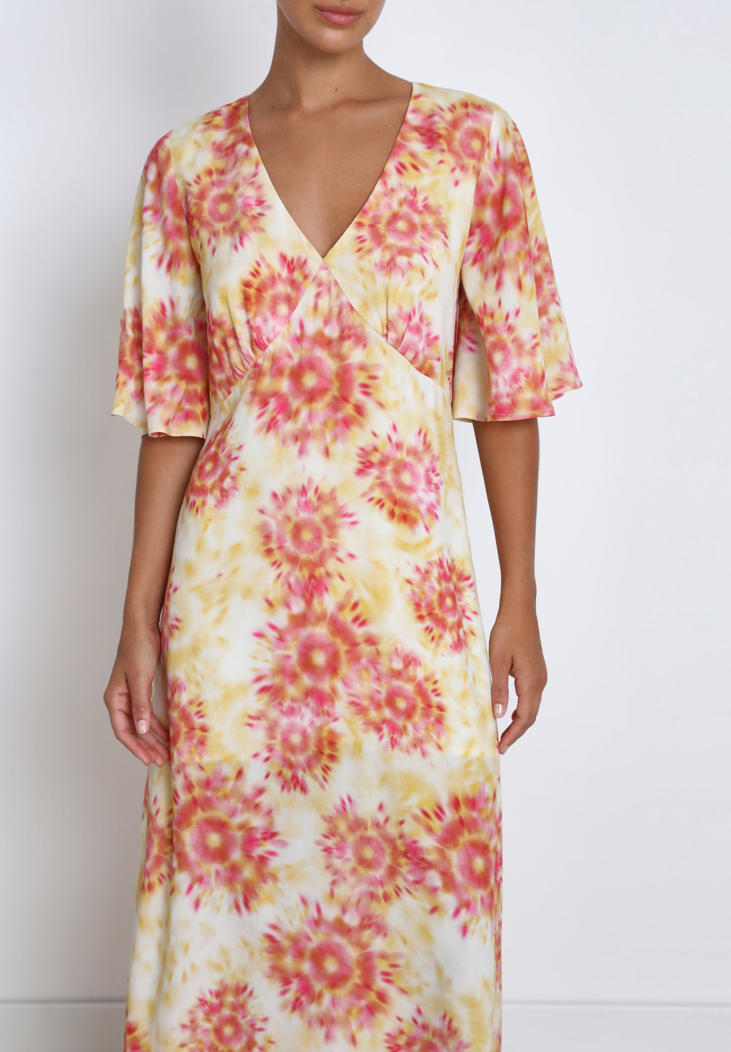 VESTIDO SATINADO DETALLE ESPALDA