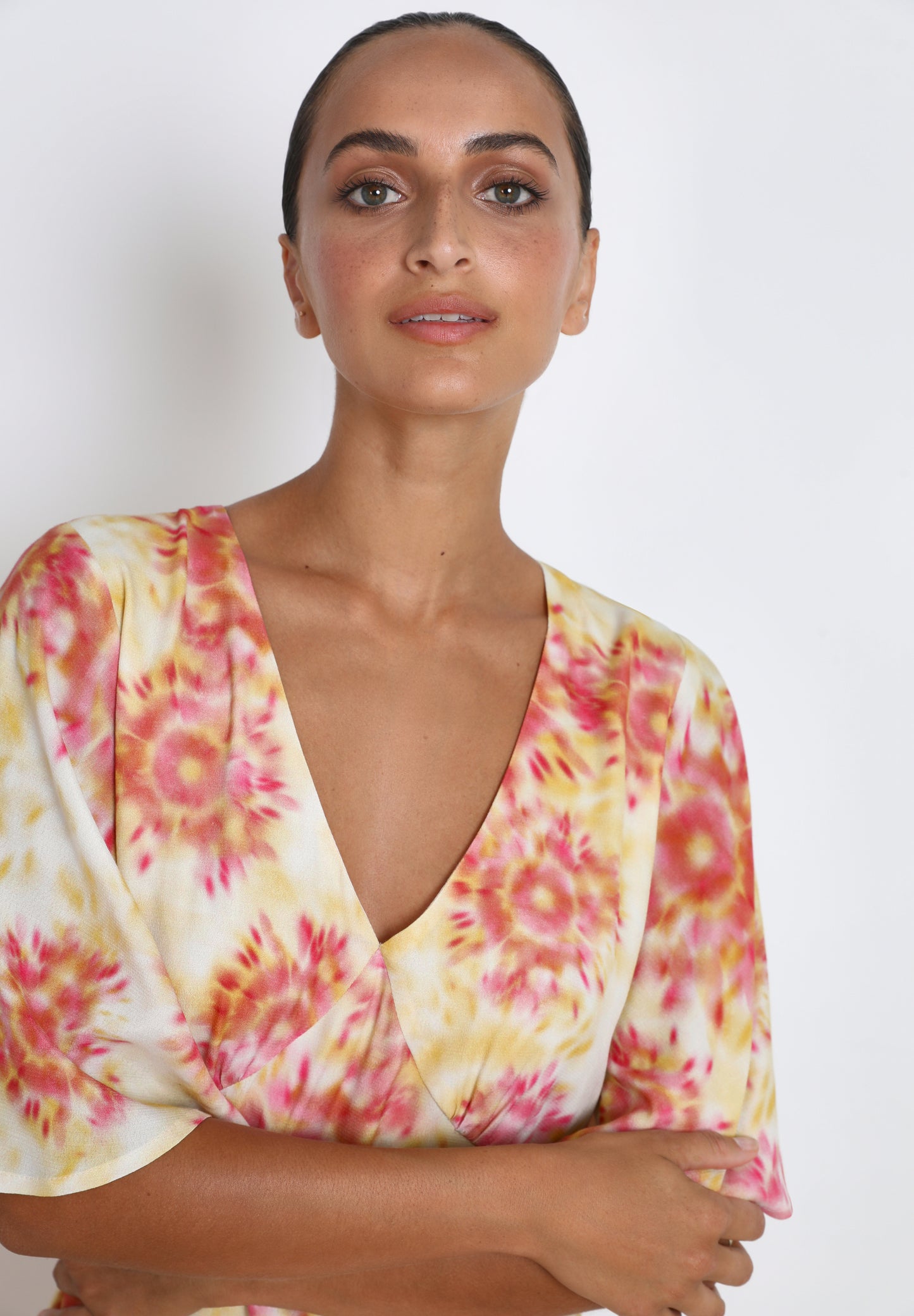 VESTIDO SATINADO DETALLE ESPALDA