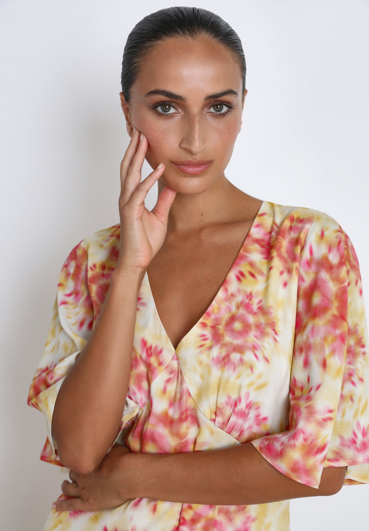 VESTIDO SATINADO DETALLE ESPALDA