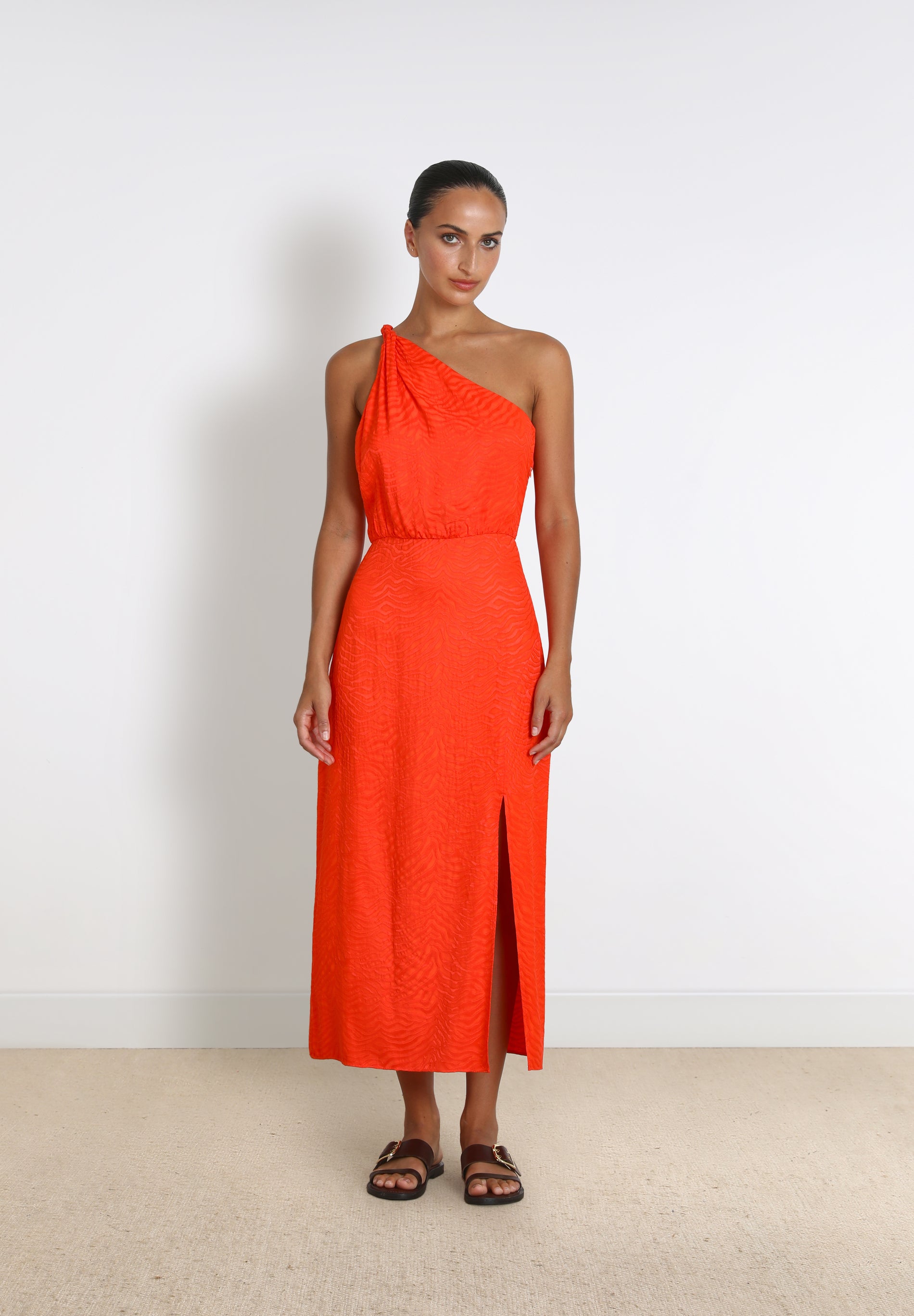 VESTIDO MIDI ASIMÉTRICO