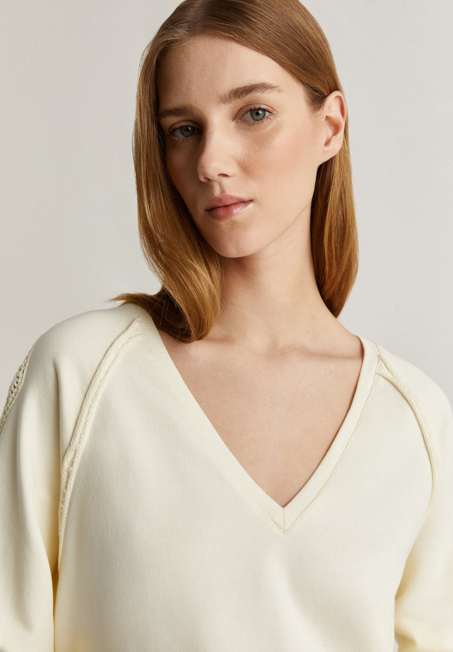 SUDADERA DETALLES CROCHET