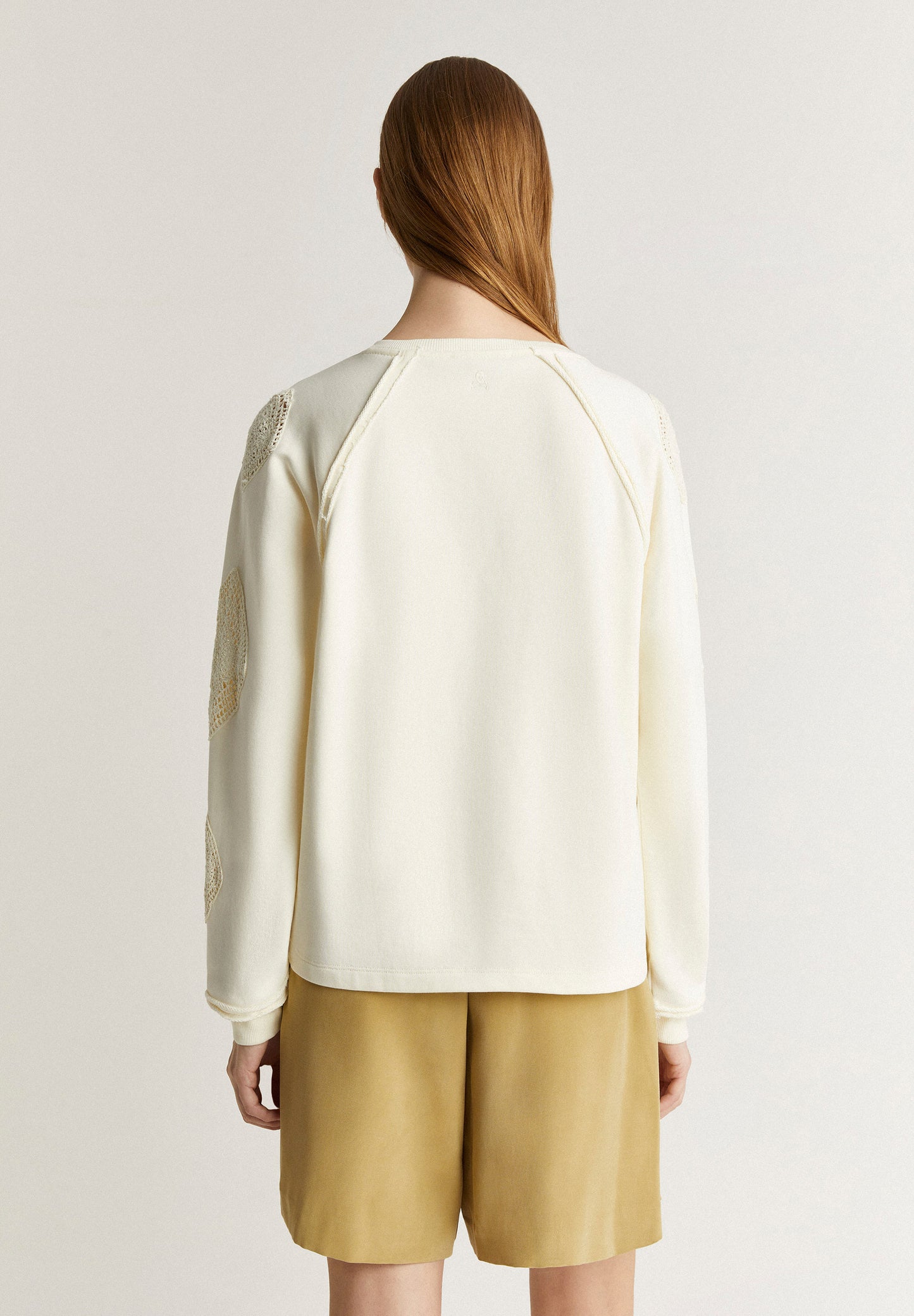 SUDADERA DETALLES CROCHET