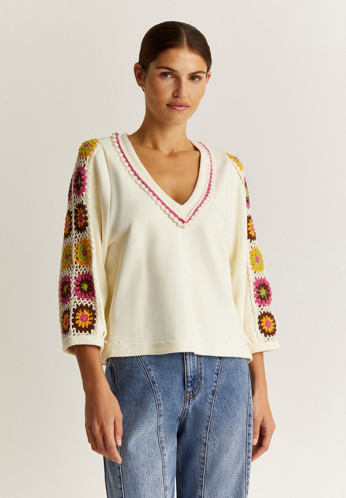 SUDADERA DETALLE CROCHET MANGA