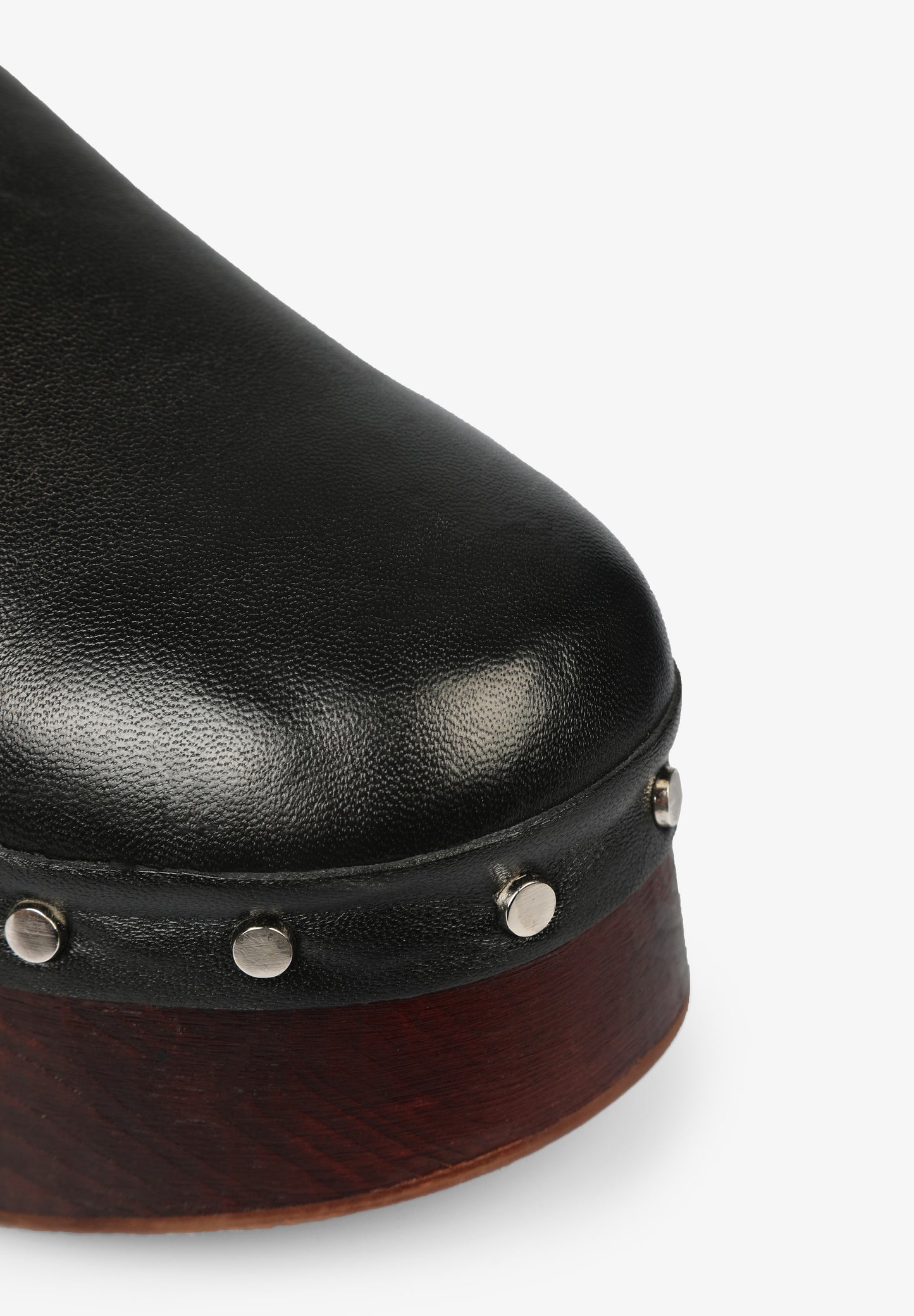 ZUECOS DETALLE TACHUELAS