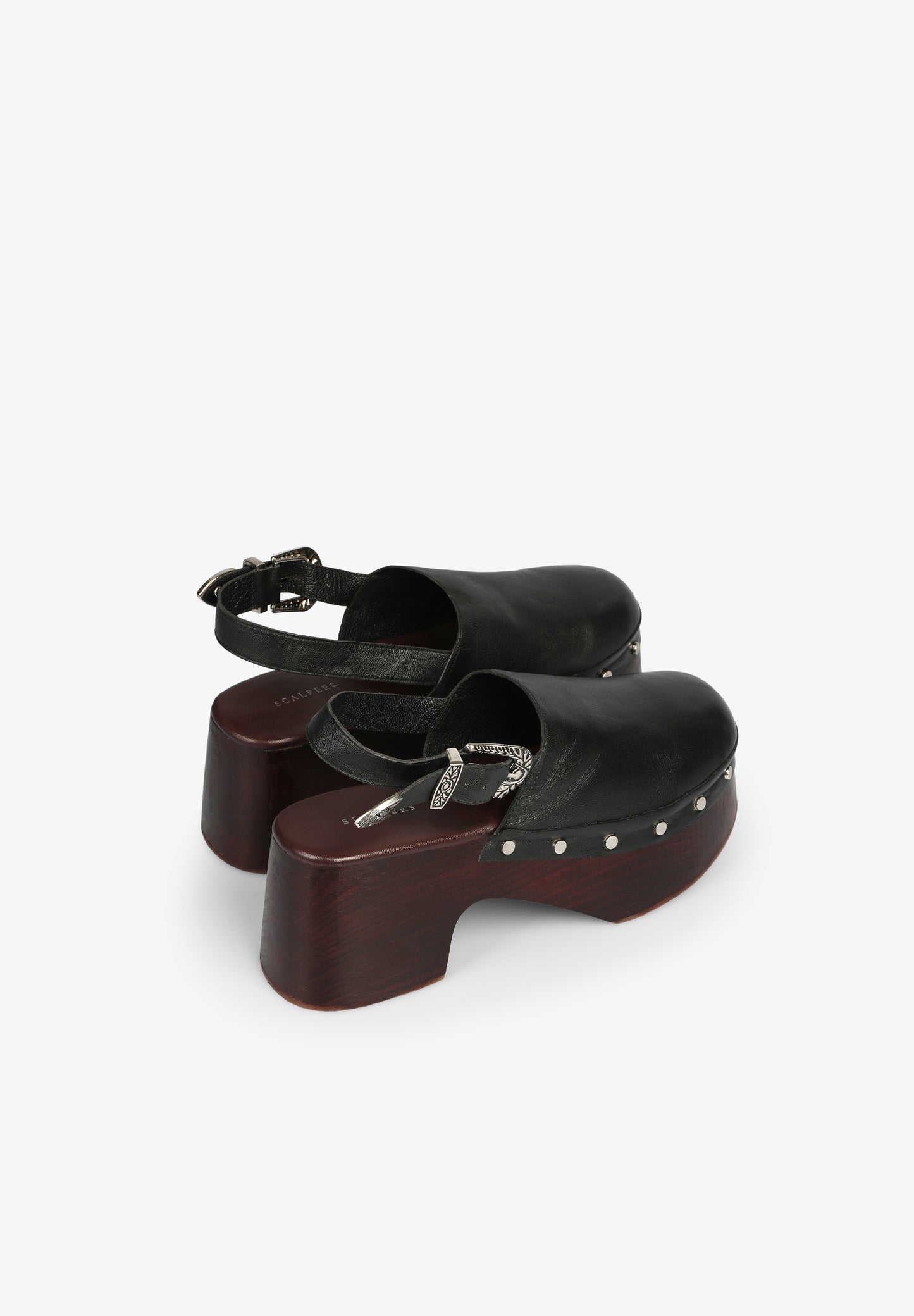 ZUECOS DETALLE TACHUELAS