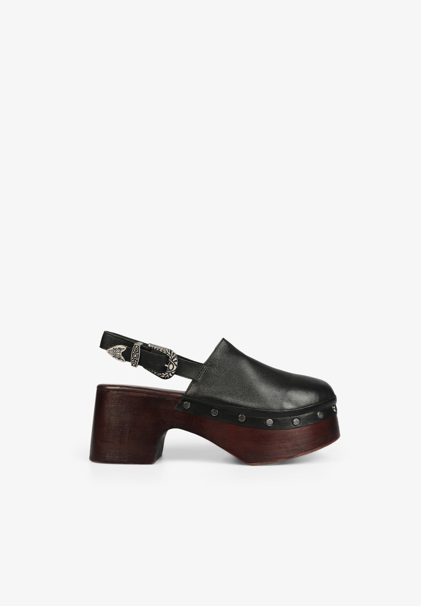 ZUECOS DETALLE TACHUELAS