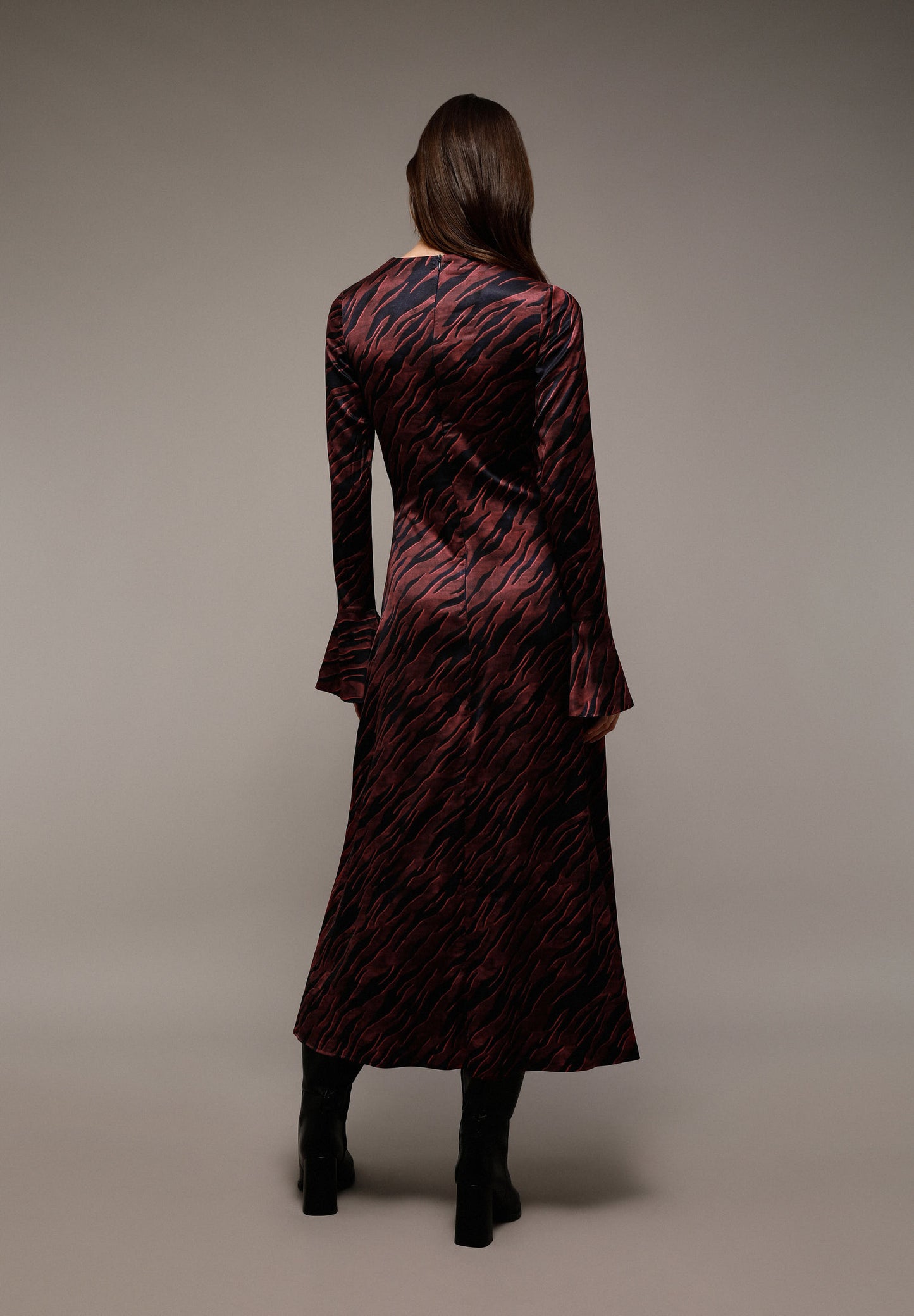 VESTIDO MIDI SATINADO ANIMAL PRINT