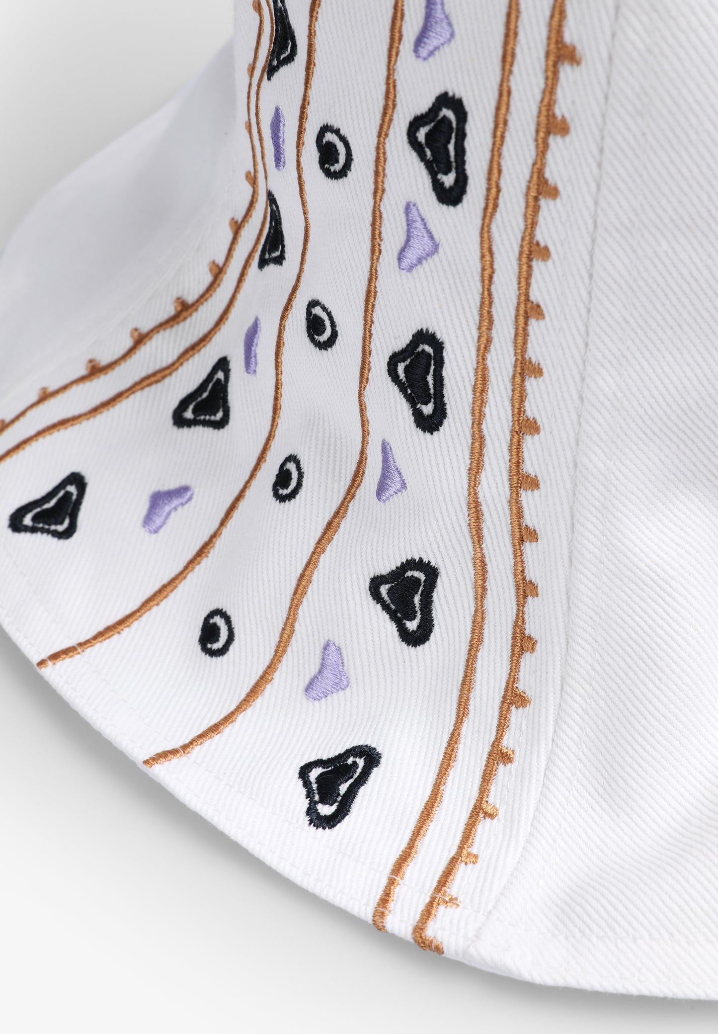 GORRO DENIM DETALLE BORDADO