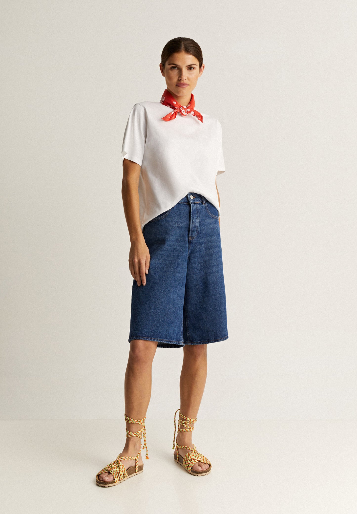 CAMISETA DETALLE PAÑUELO