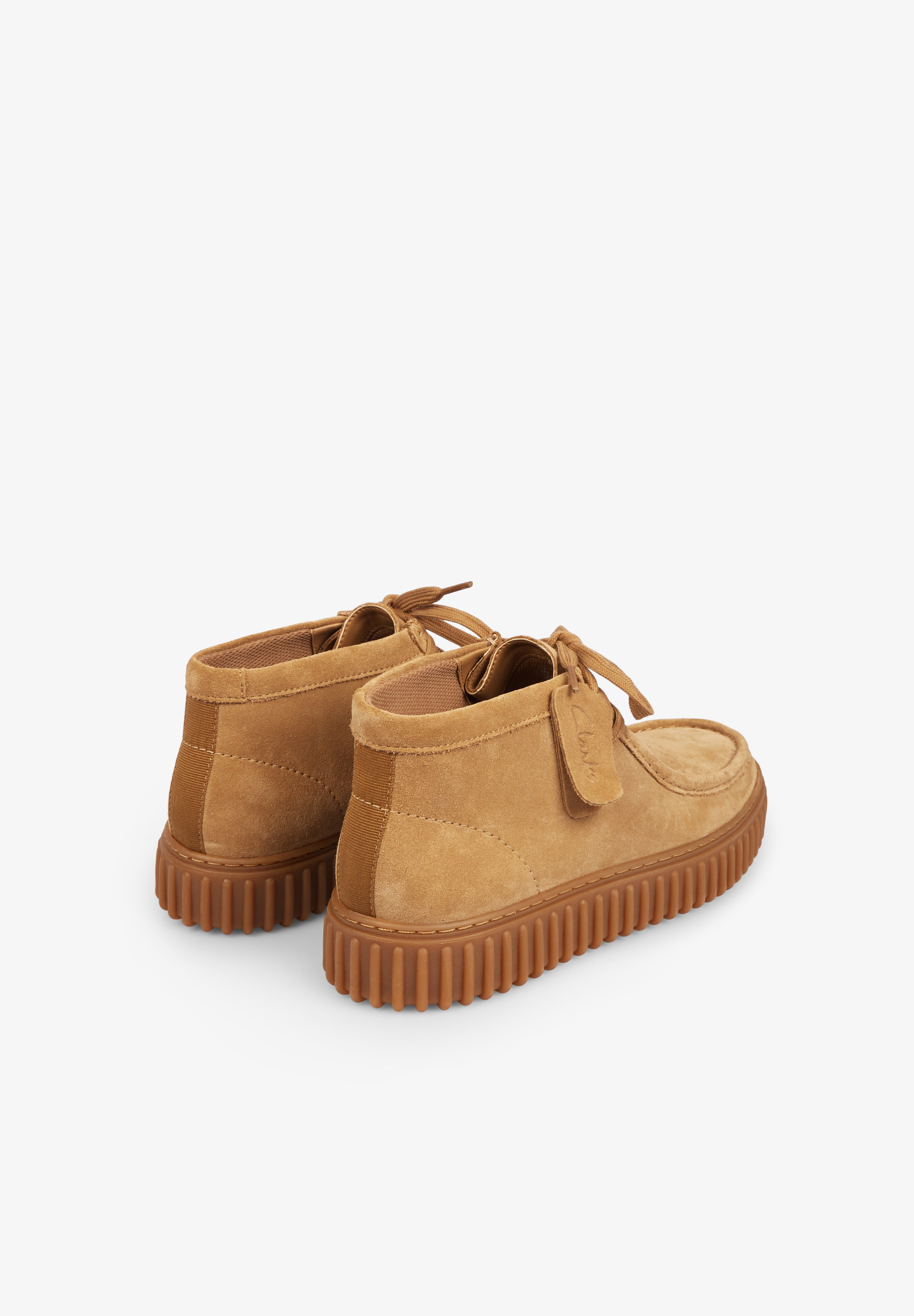 CLARKS | BOTAS DESERT TORHILL HOMBRE - Scalpers