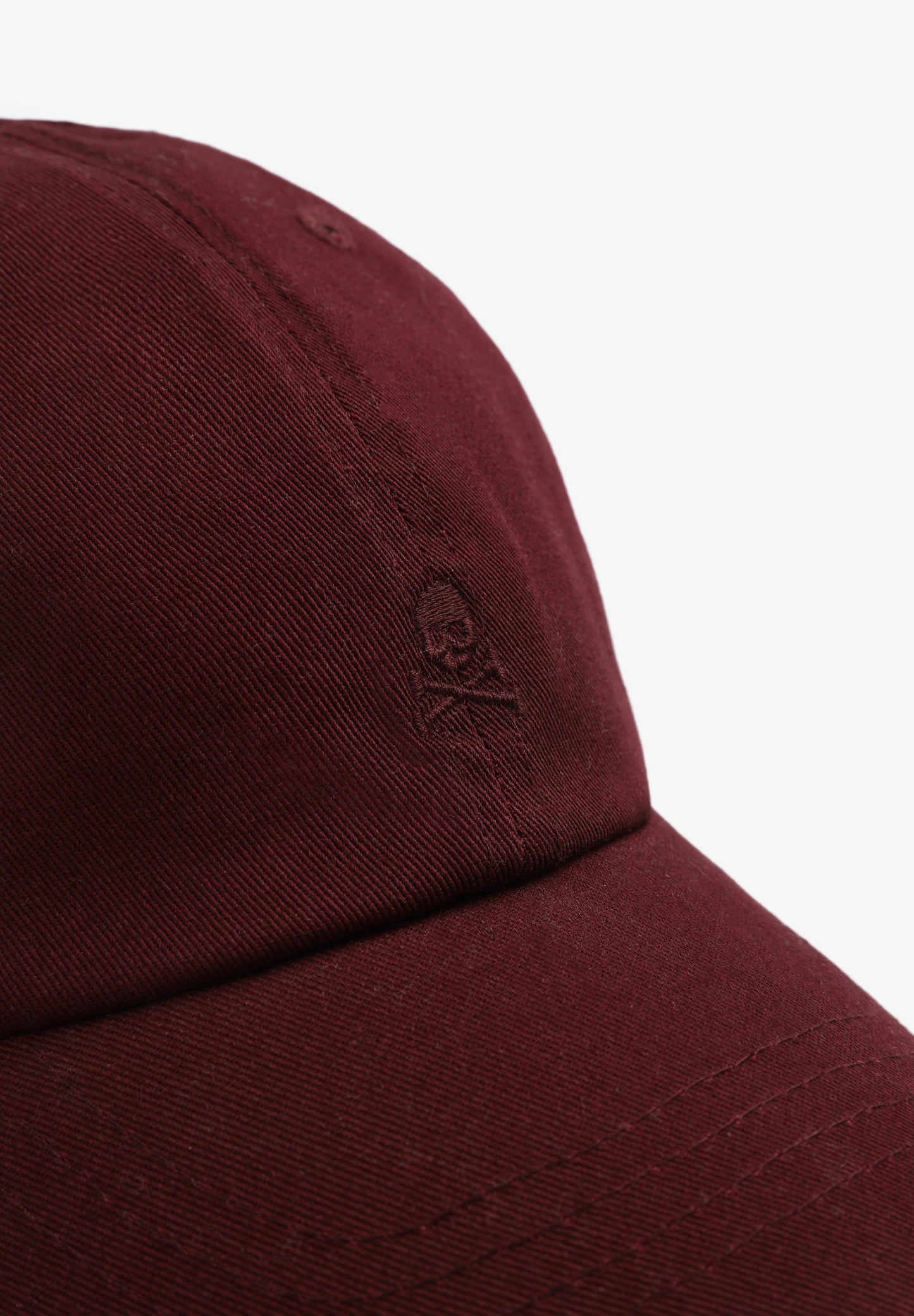 GORRA CALAVERA BORDADA TONO