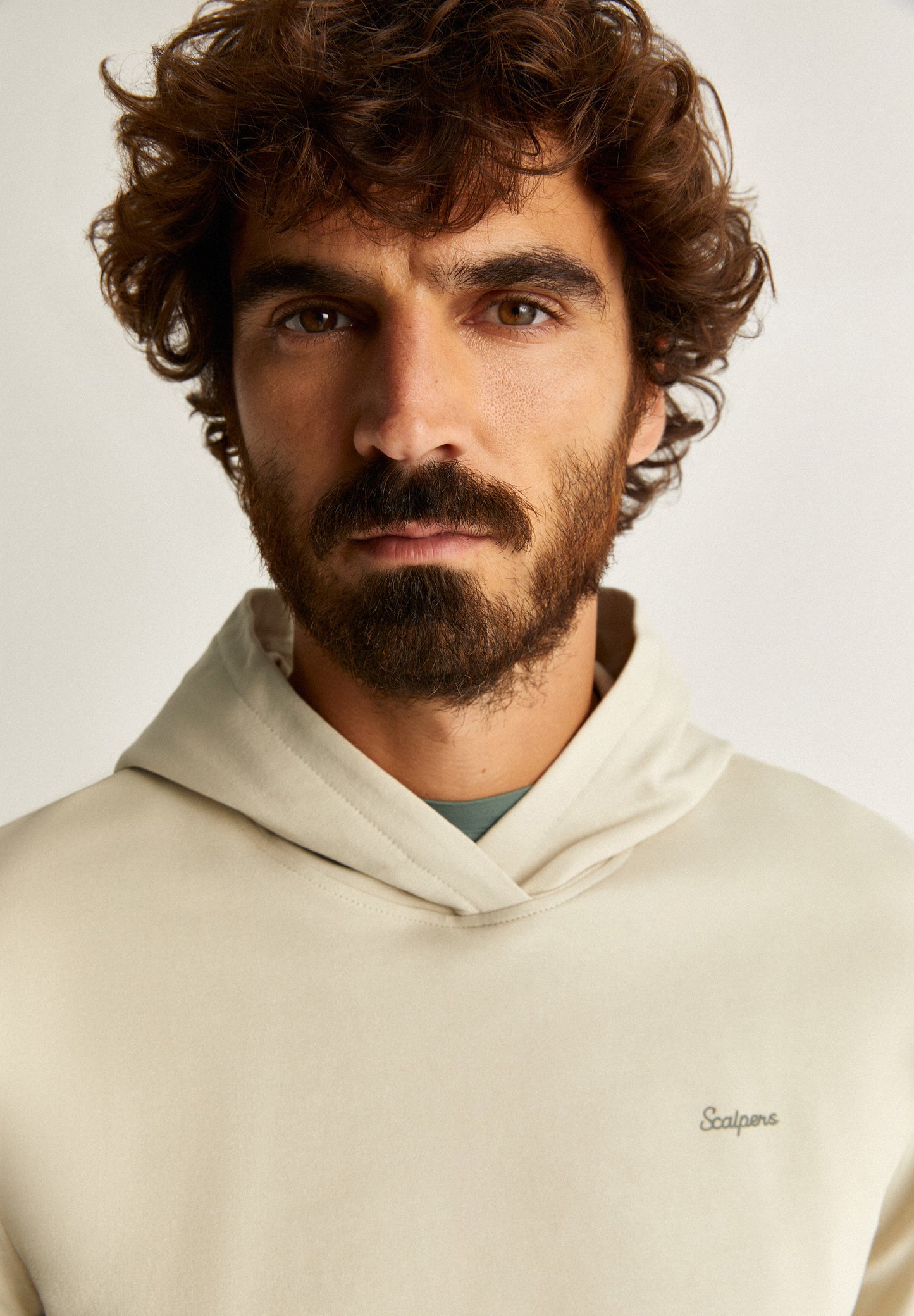 SUDADERA DEPORTIVA CAPUCHA