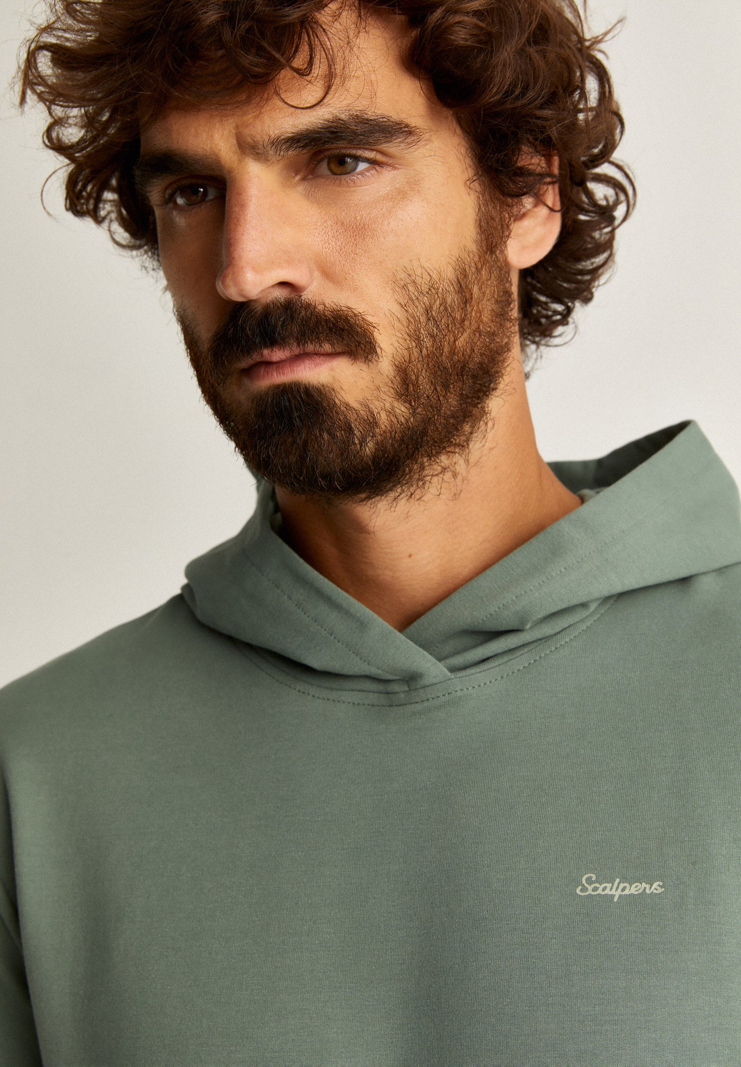 SUDADERA DEPORTIVA CAPUCHA