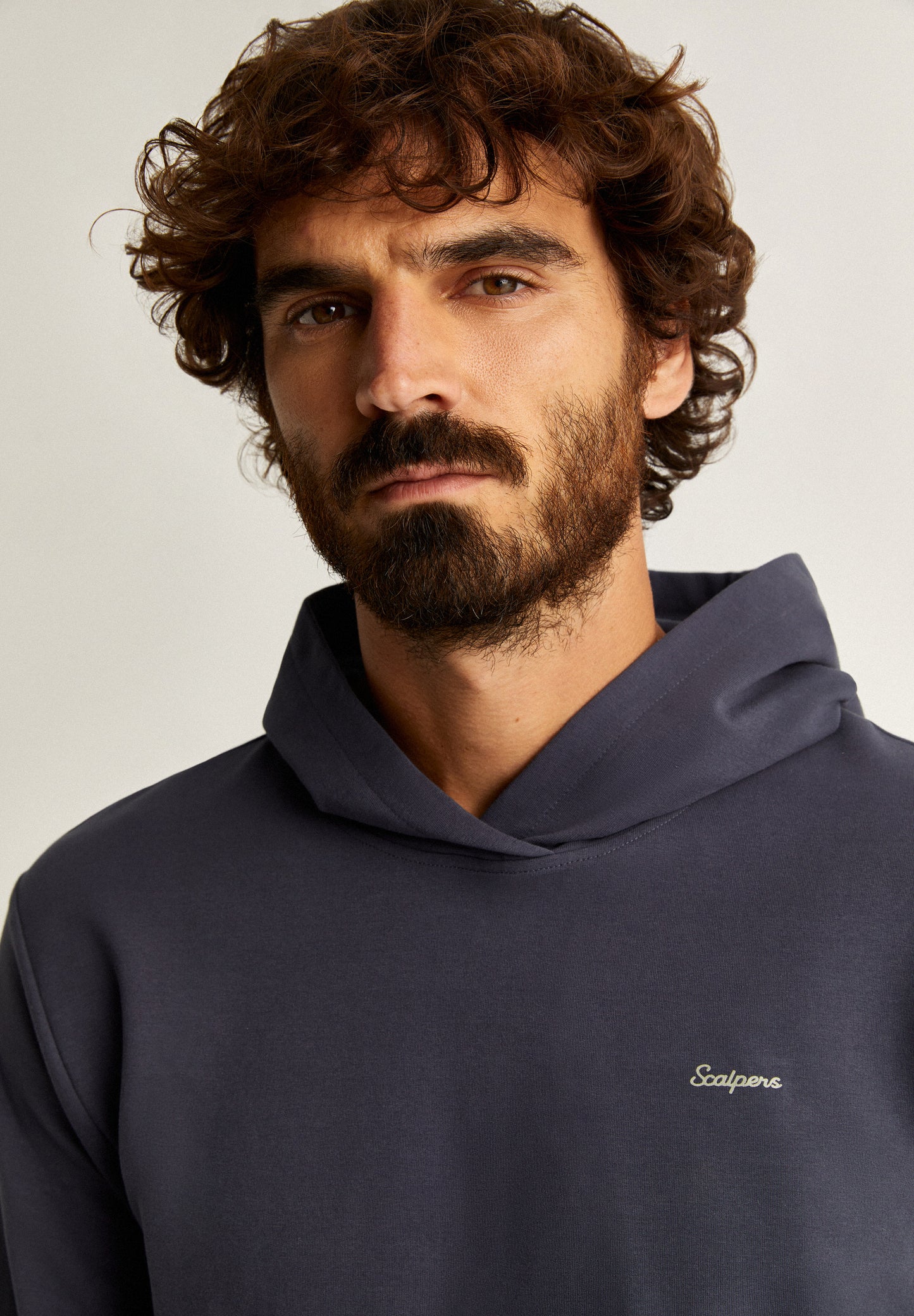 SUDADERA DEPORTIVA CAPUCHA