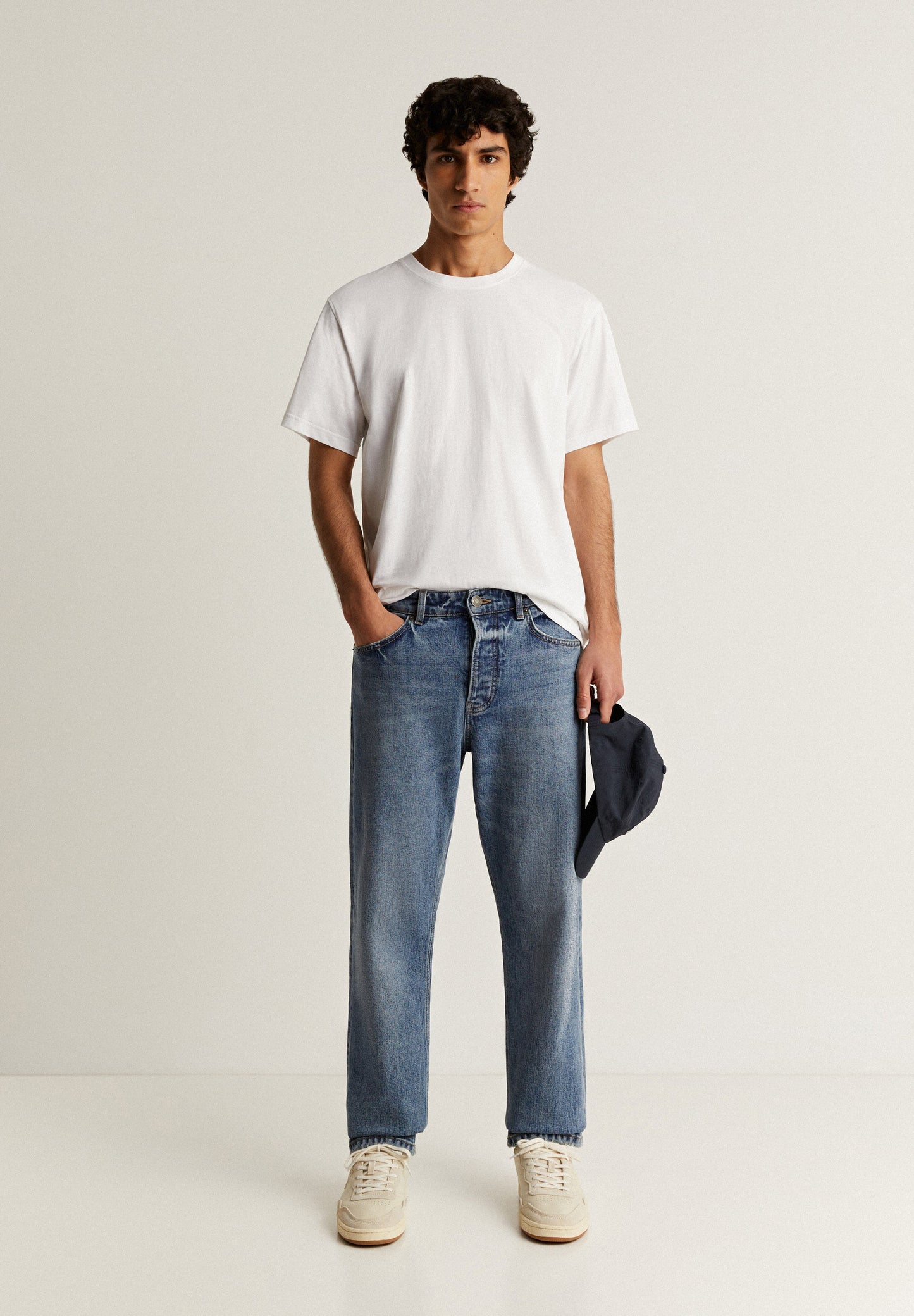 CAMISETA CUELLO PRONUNCIADO