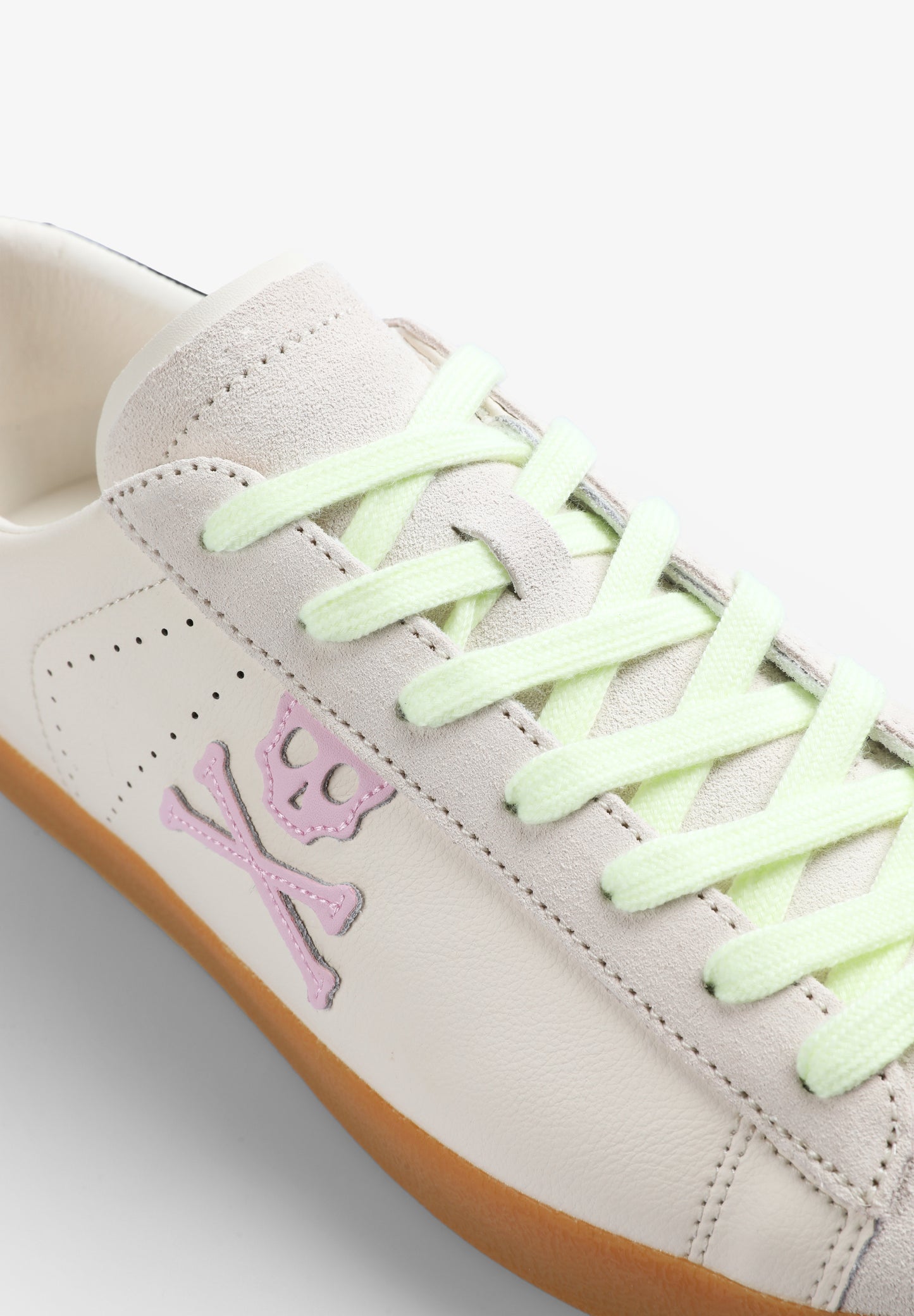 SNEAKERS BAJAS DETALLES CONTRASTE