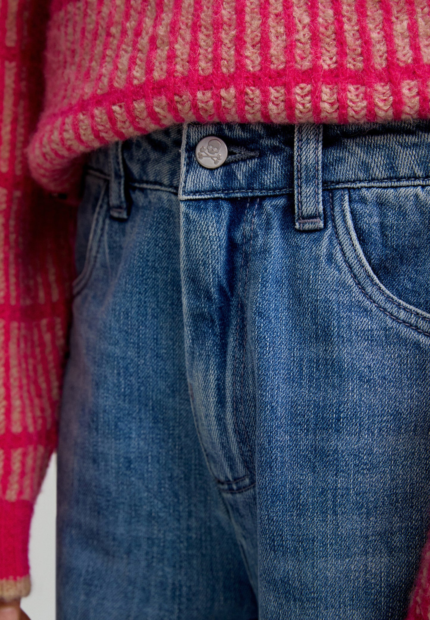 JEANS CULOTTE DETALLE BORDADOS