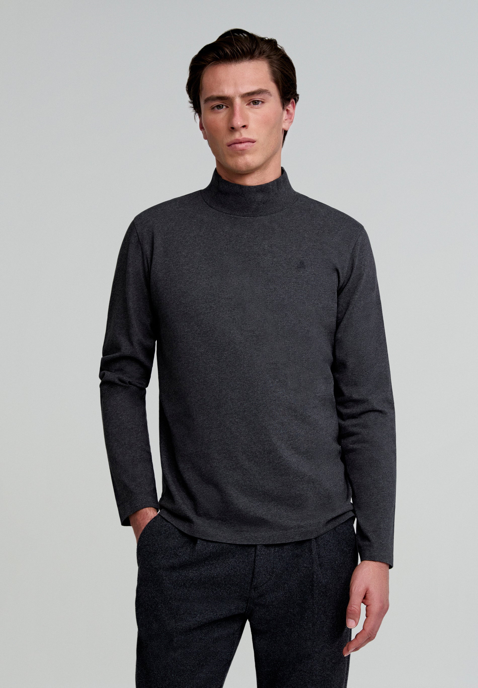 CAMISETA MANGA LARGA CUELLO ALTO