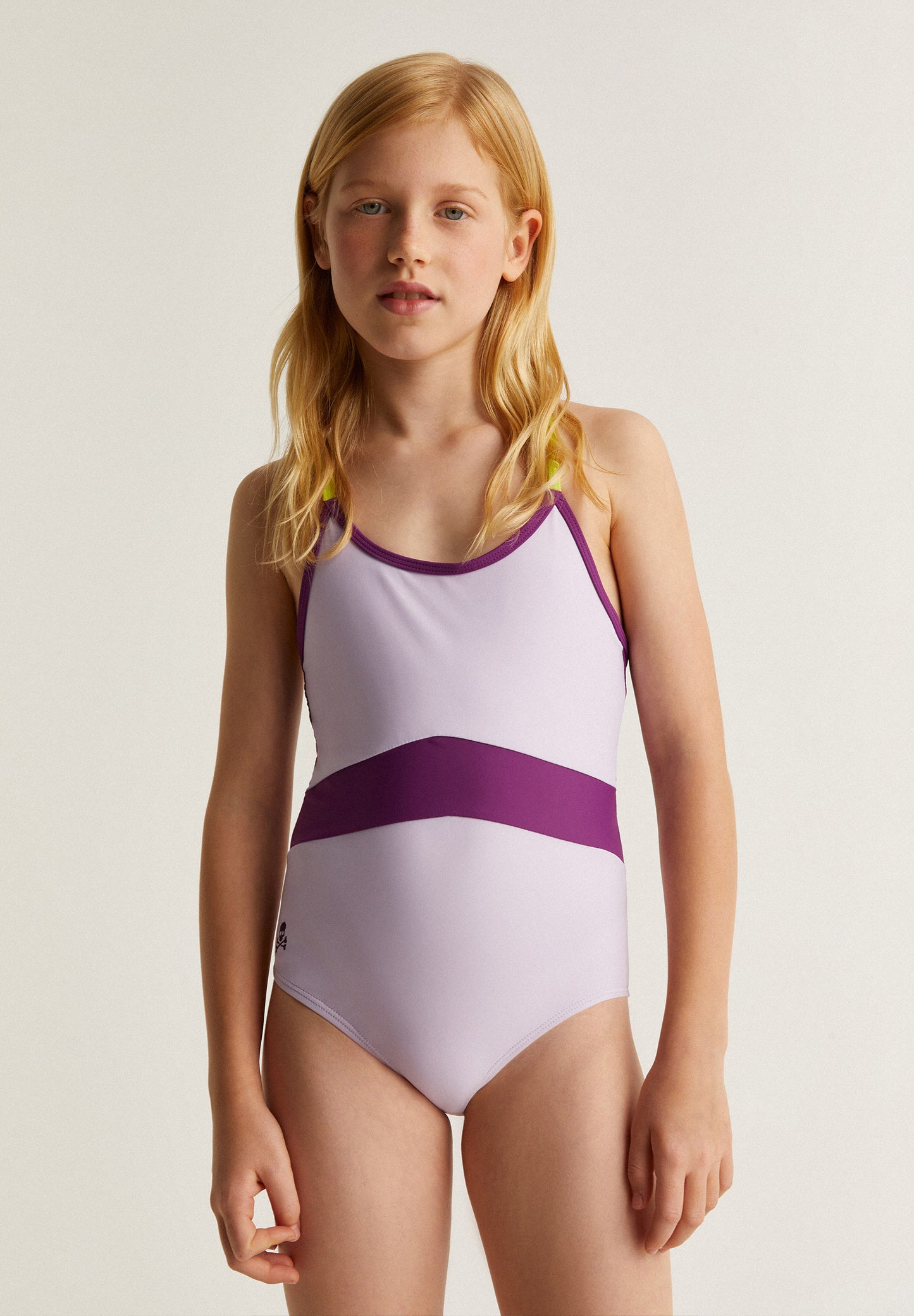 BAÑADOR DETALLES CONTRASTE