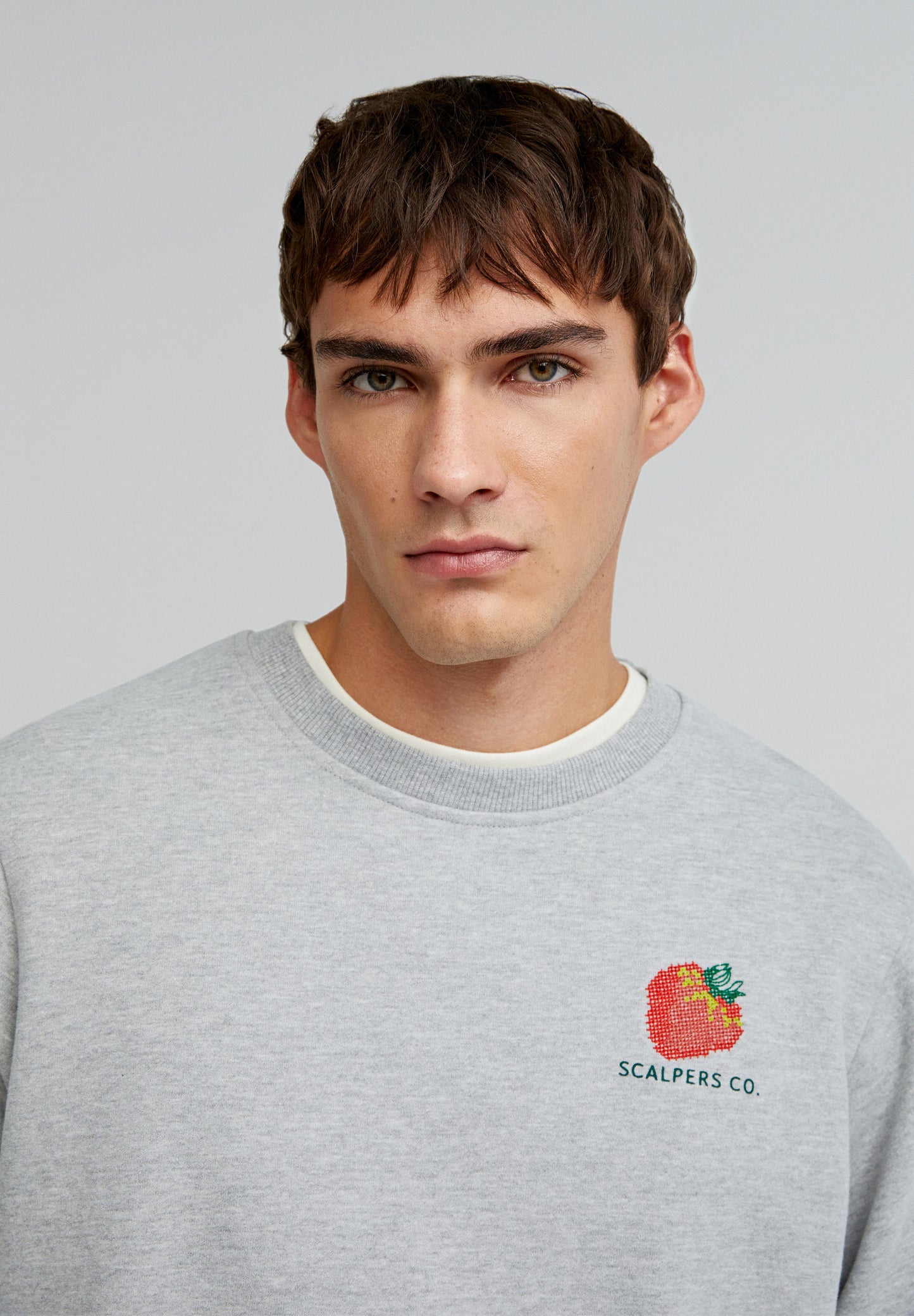 SUDADERA BORDADO FRUTAS