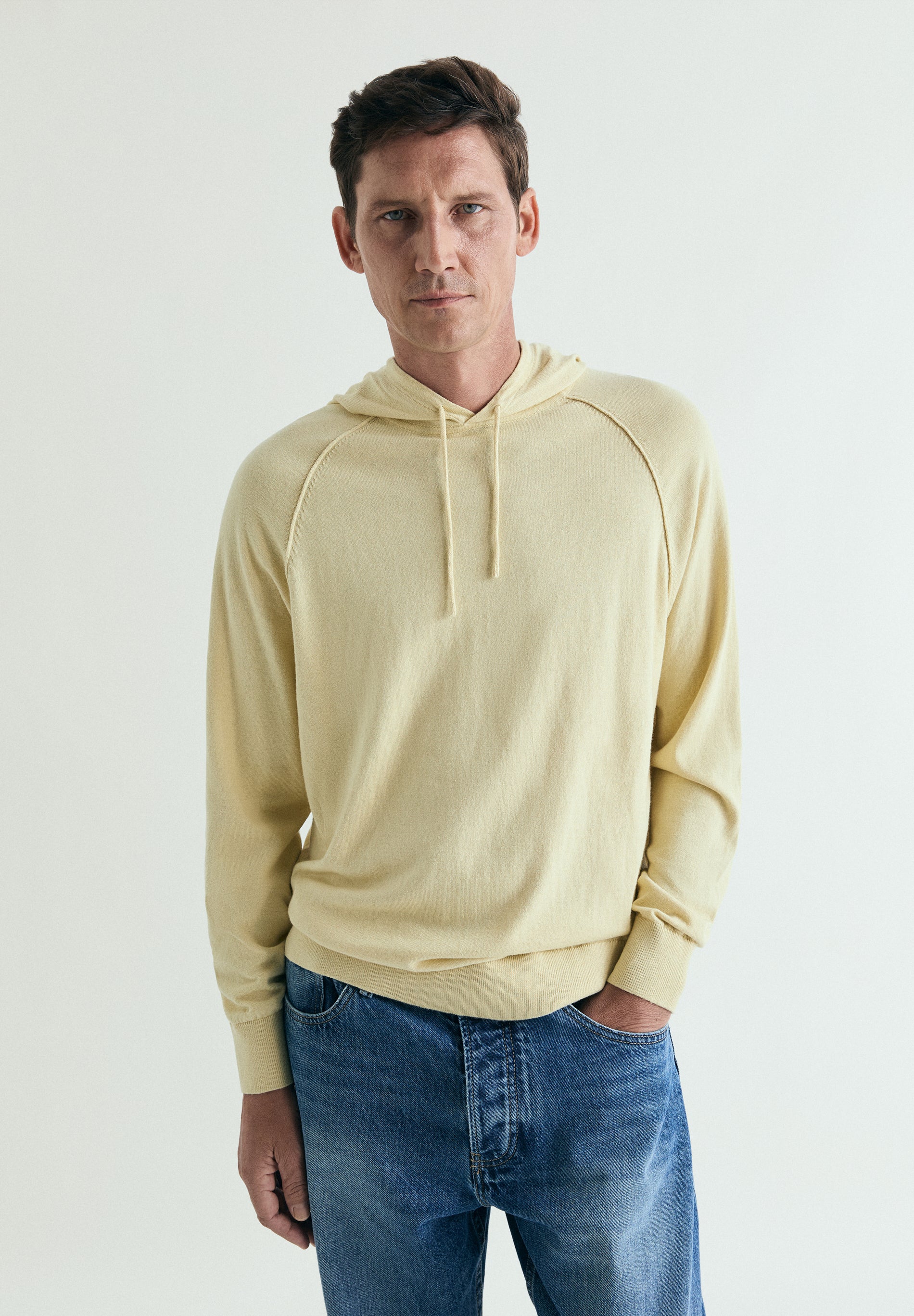 SUDADERA CON CAPUCHA TRICOT