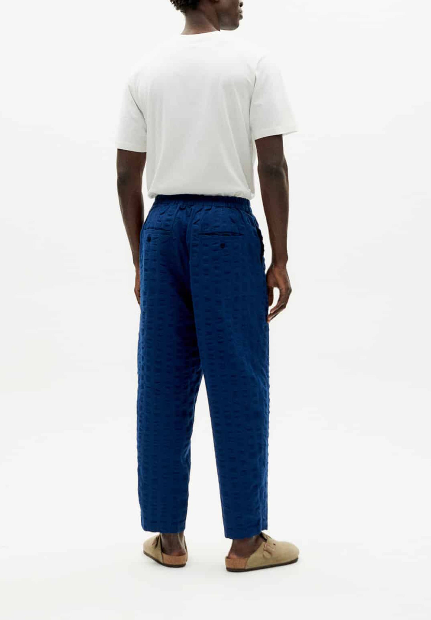 THINKING MU | PANTALÓN SEERSUCKER LUC HOMBRE